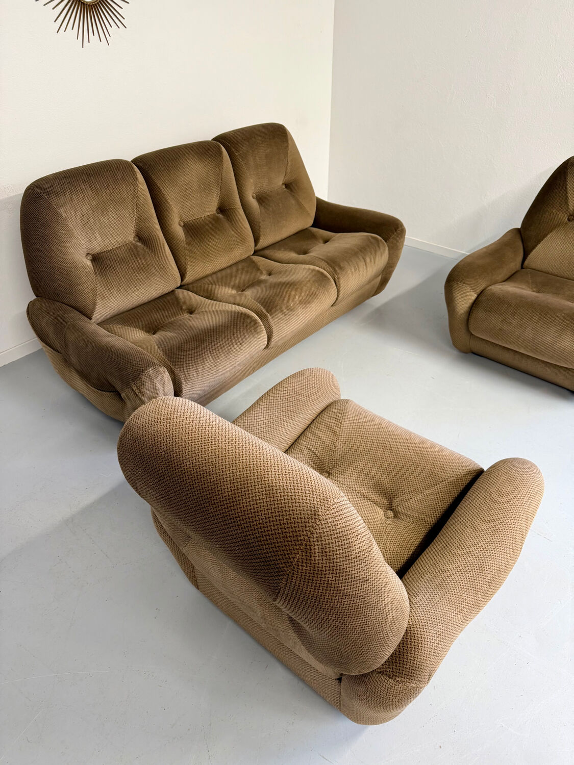 Cosy 3-seater sofa, convertible, French design from the 70s, vintage.