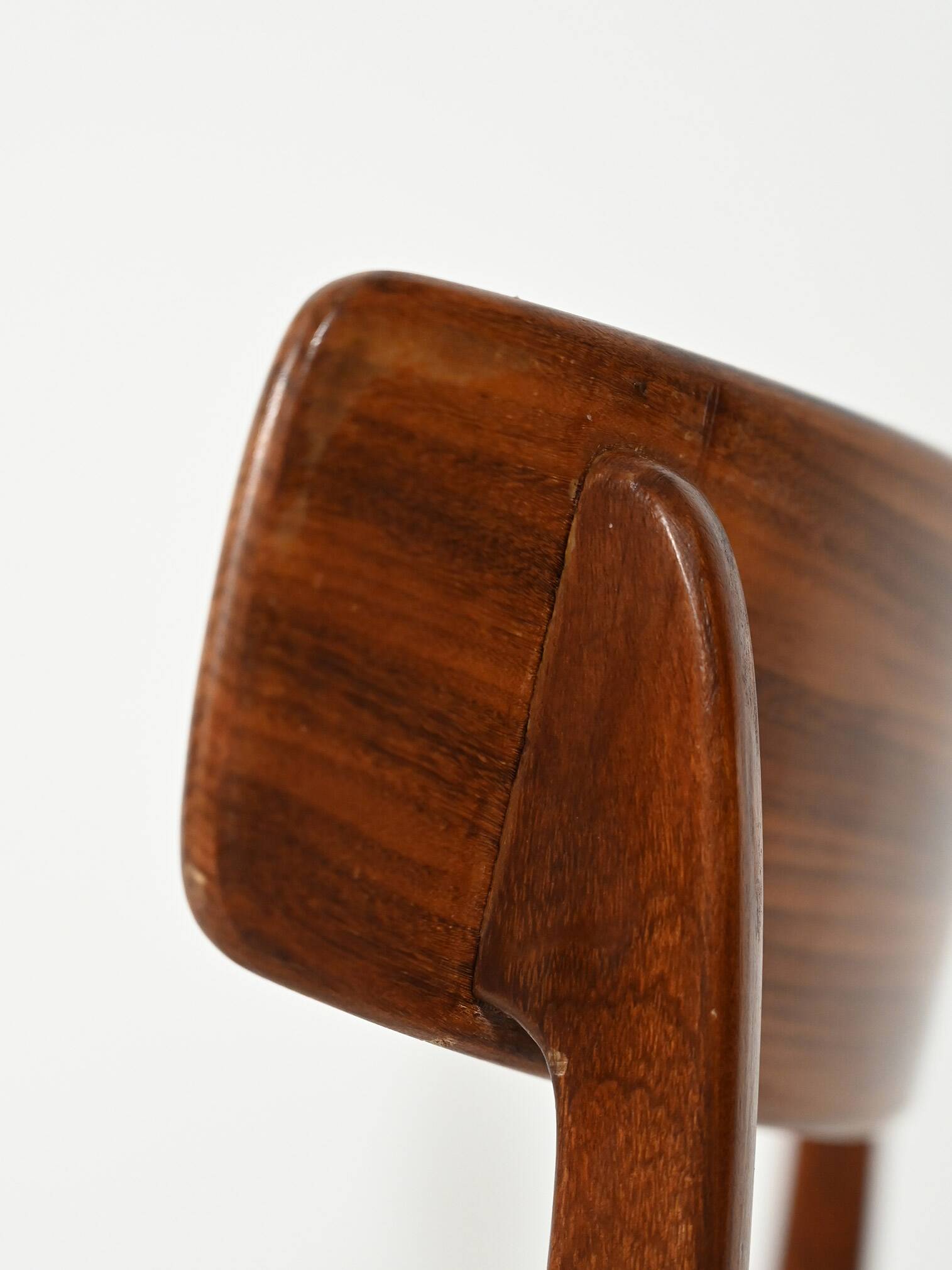Ensemble de six chaises de salle à manger en teck scandinave, années 1960.