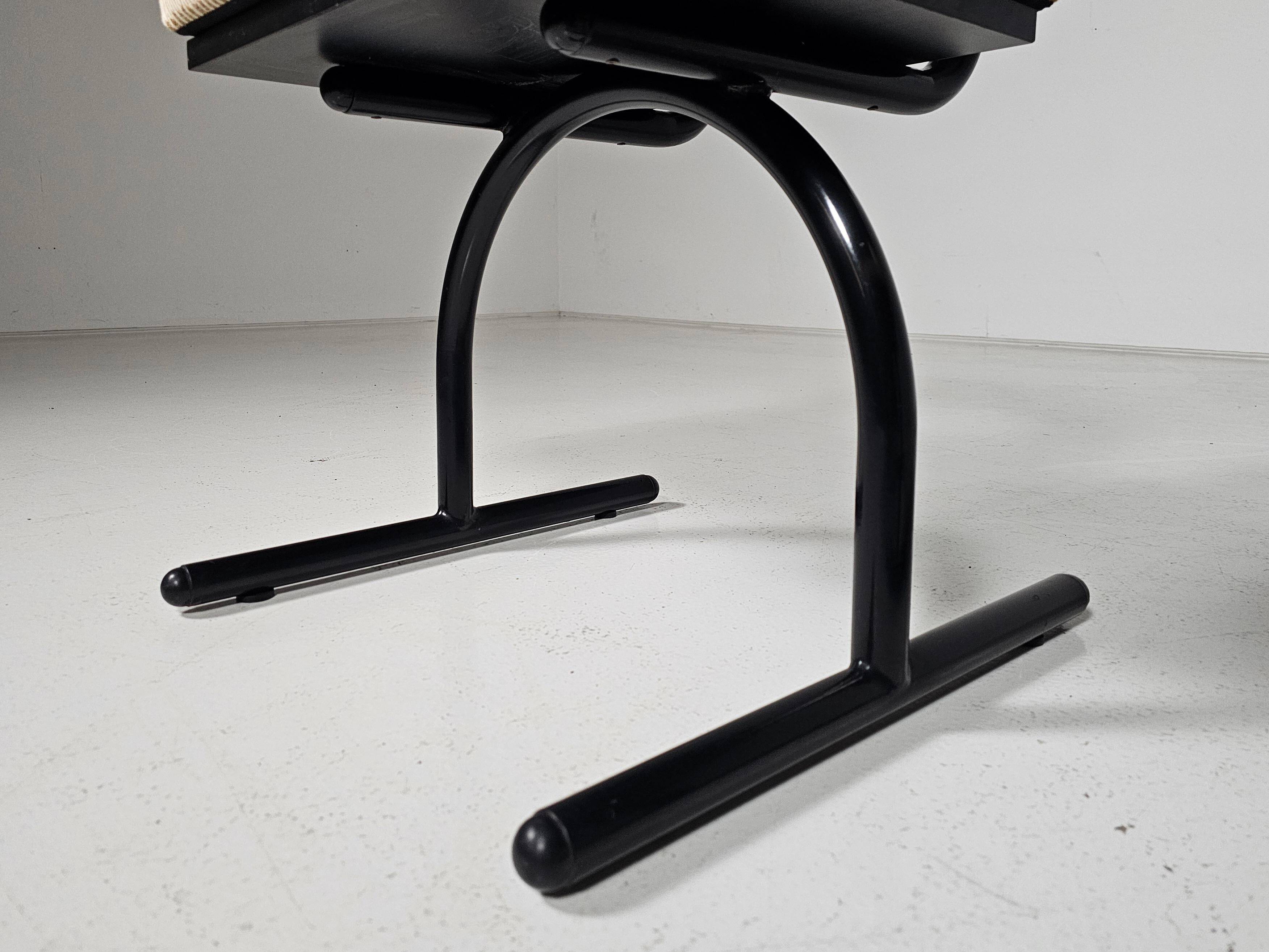 Set of 2 chairs, Italy 1980s.