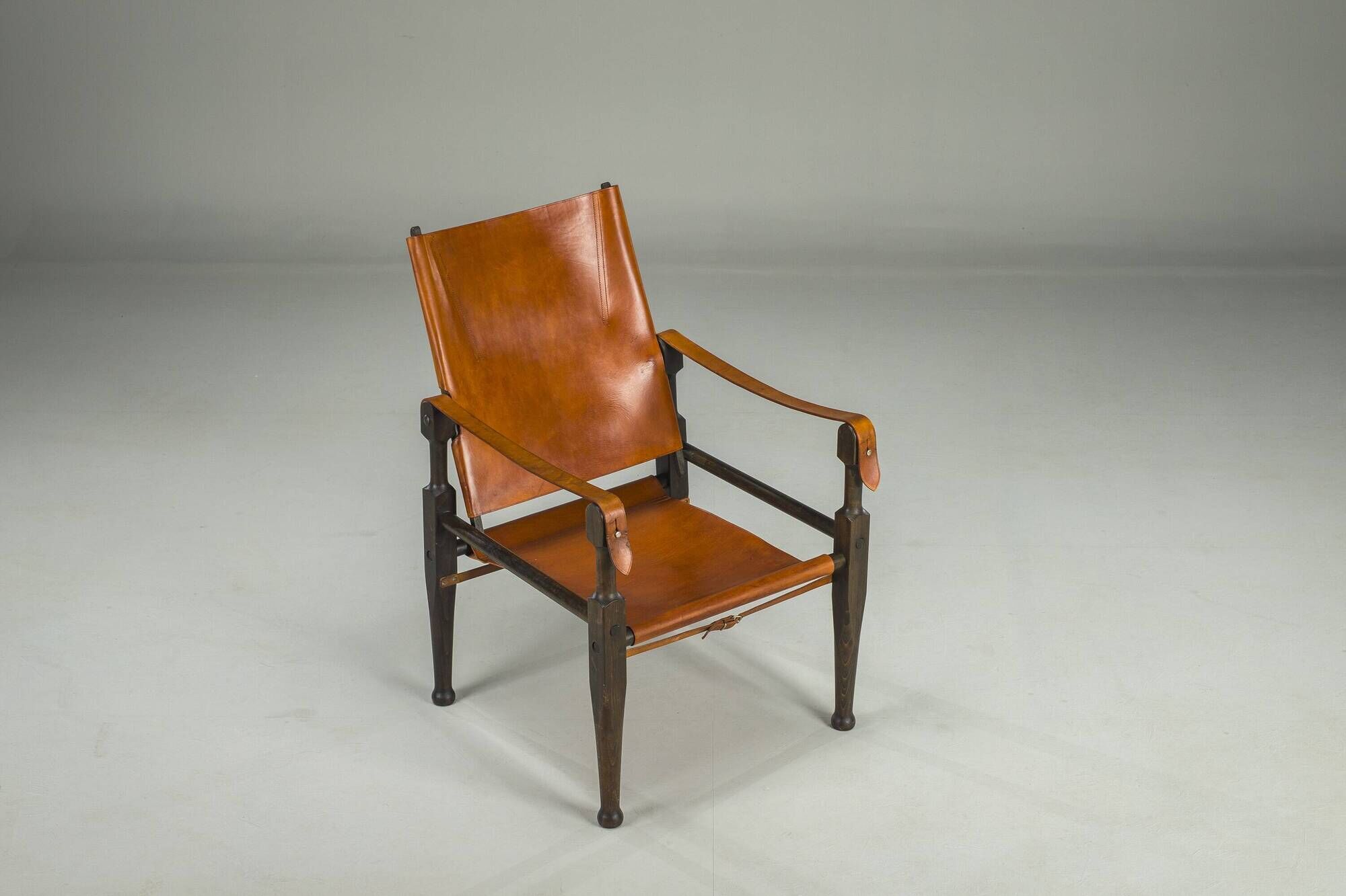 Swiss Leather Safari Chair attributed to Wilhelm Kienzle for Wohnbedarf
