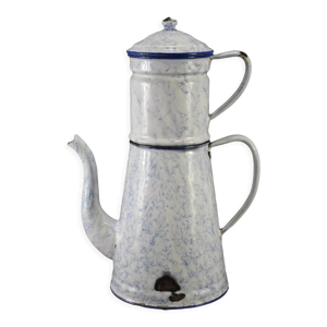 Cafetière émaillée blanche et