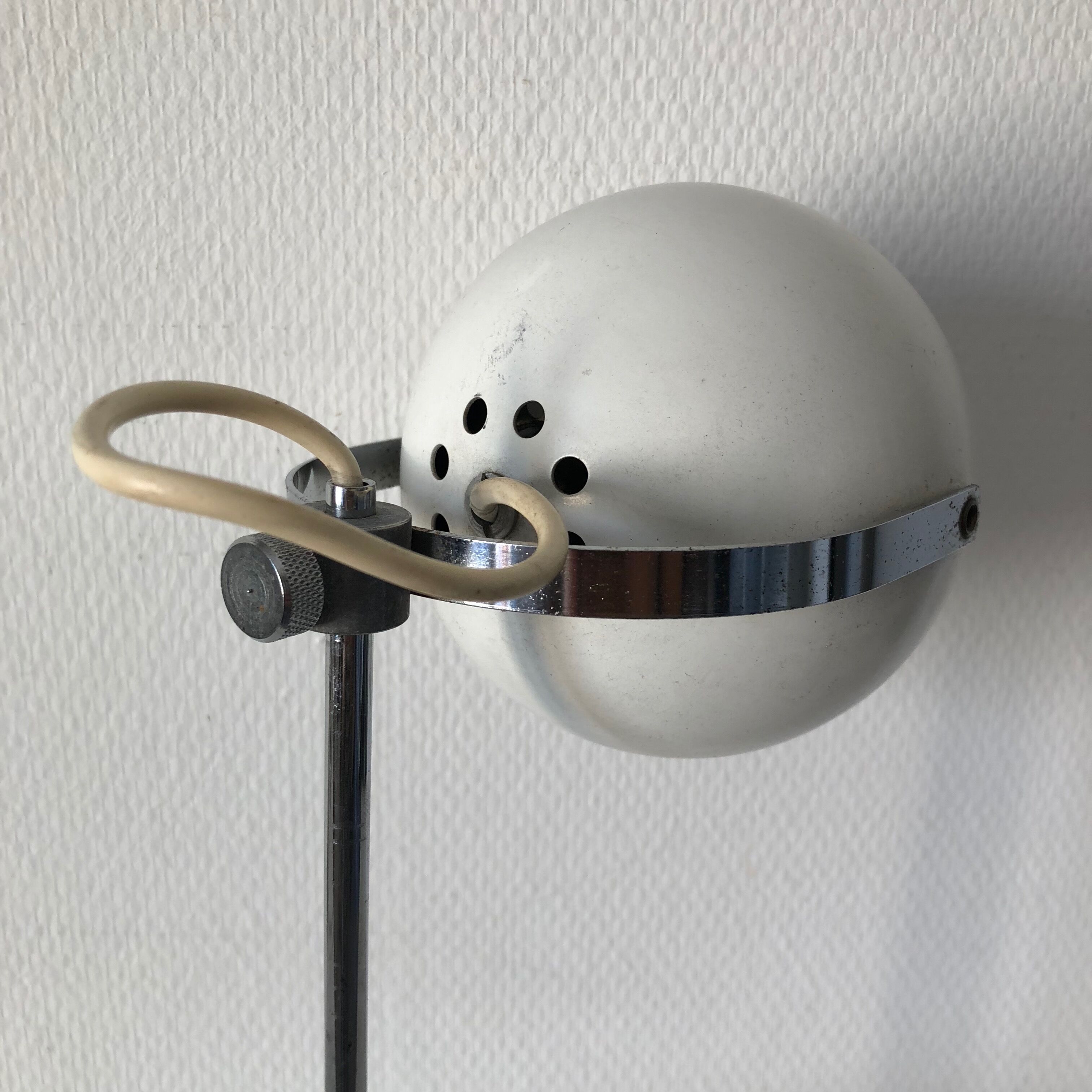 Lamp white eyeball aluminor vintage 1960 lamp