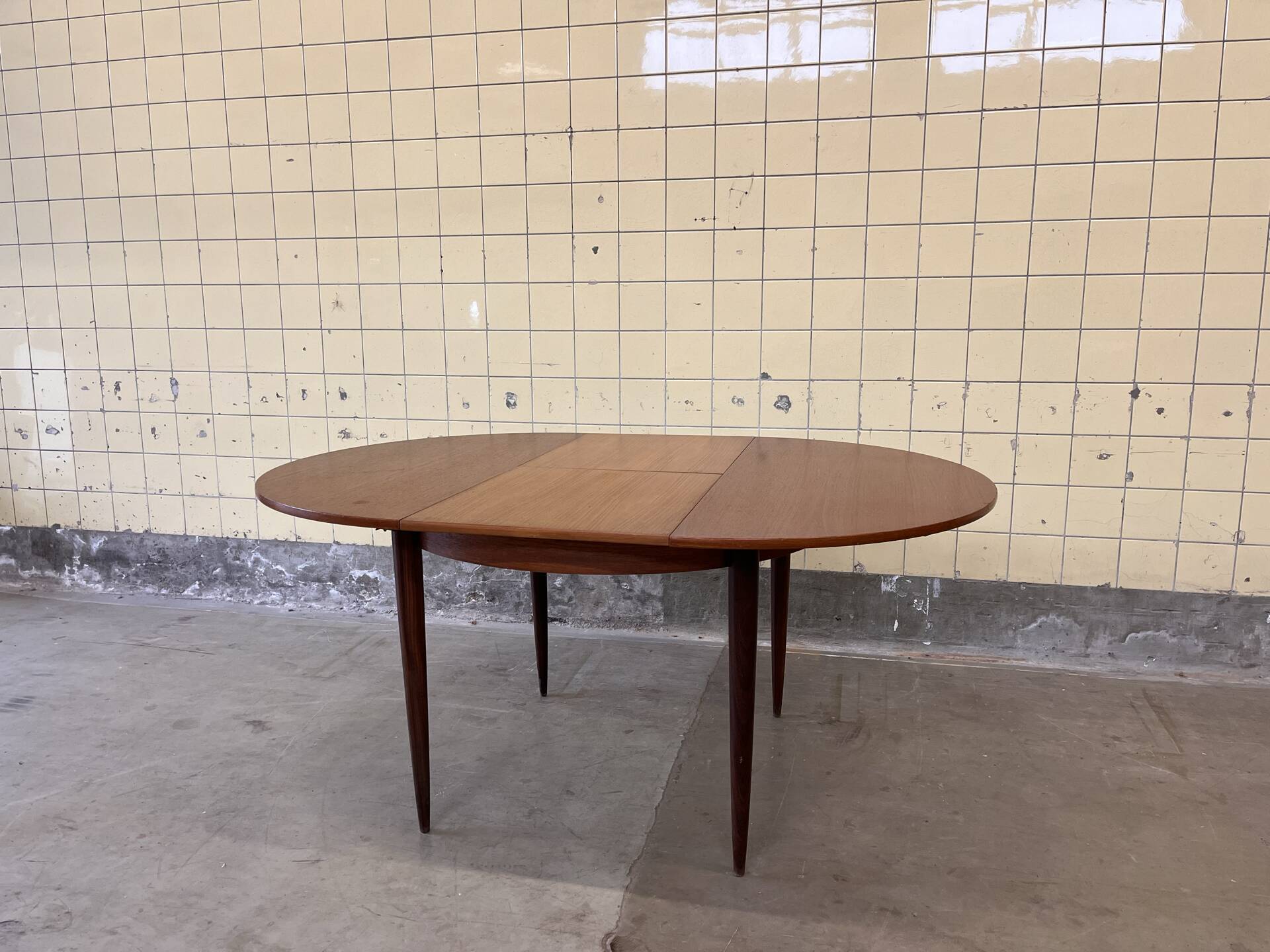 Table à manger ronde extensible en teck vintage