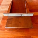 Extendable dining table