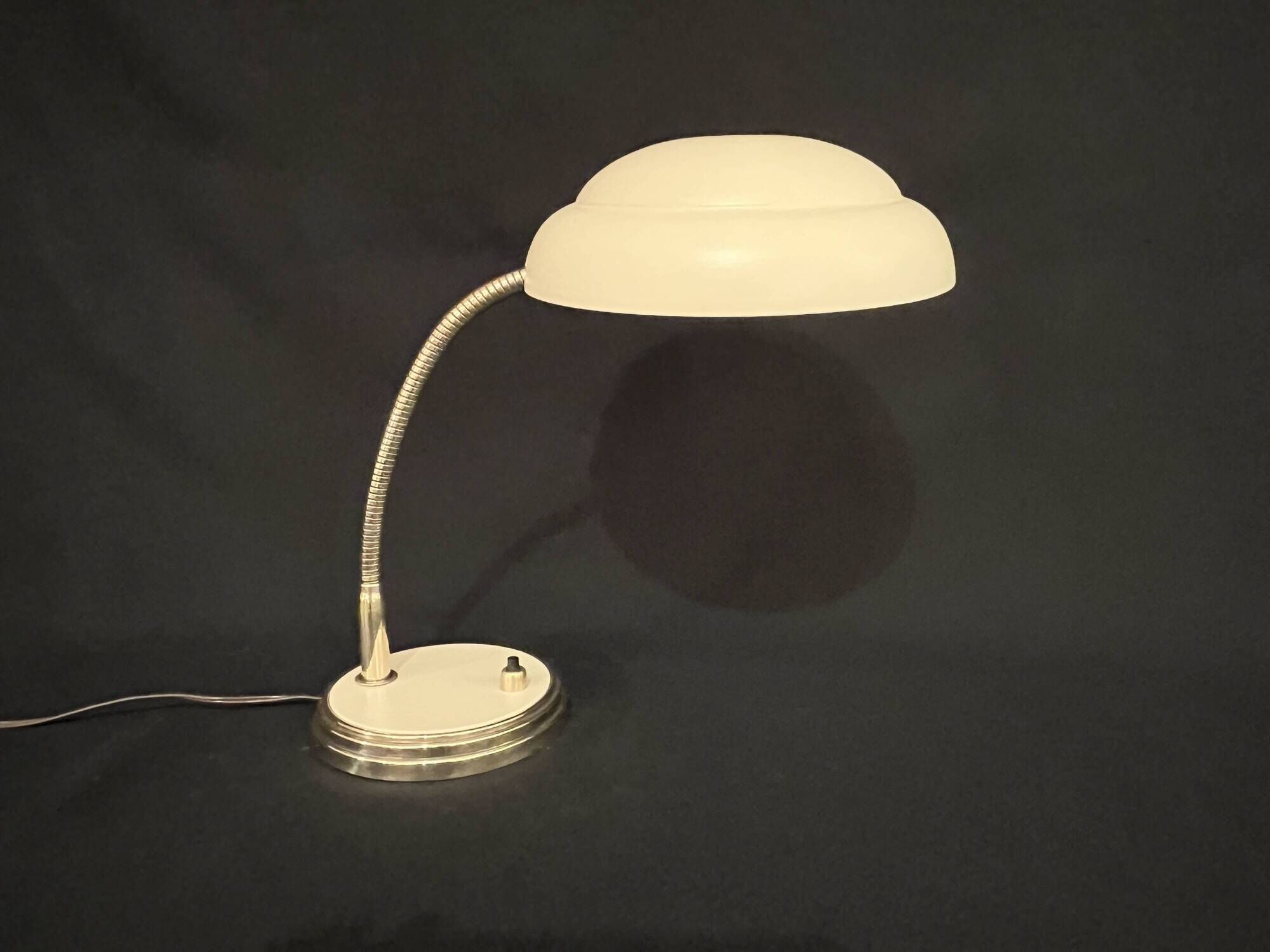 Desk lamp 50s 60s flexible brass metal beige vintage bedside casserole