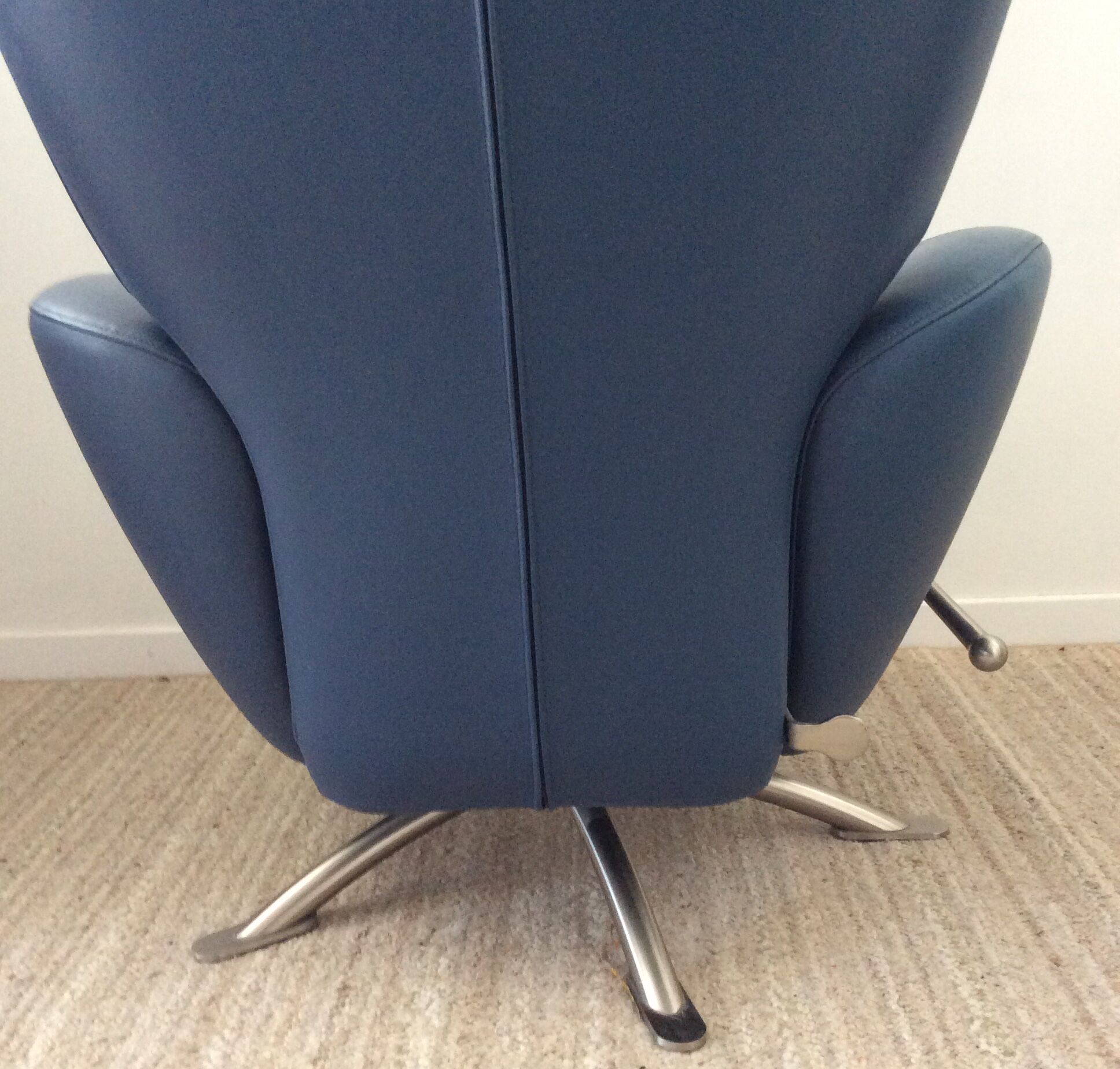 K10 Dodo Cassina heating chair by Toshiyuki Kita