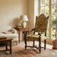 Fauteuil baroque ancien en noyer et tissu, Italie, XVIIIe siècle