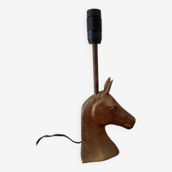 Horse's head lamp foot