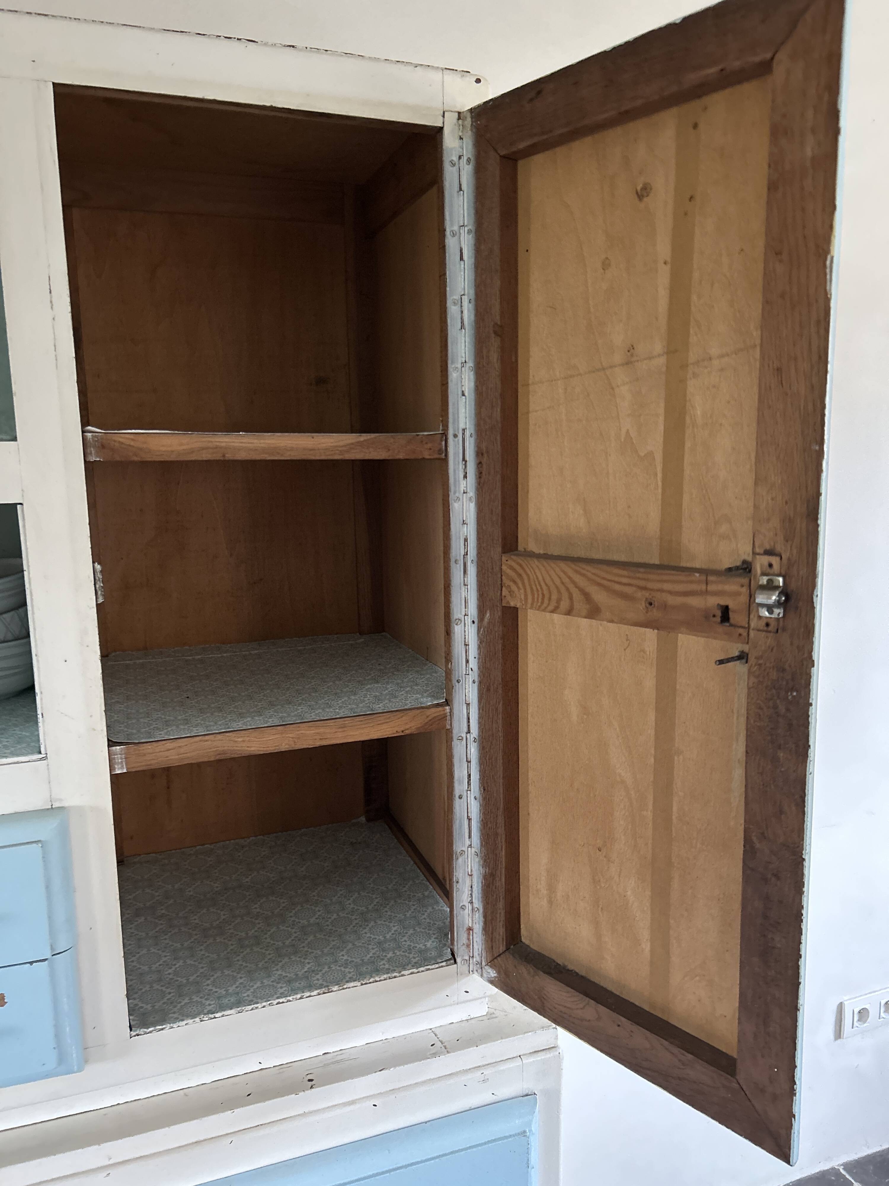 Armoire de cuisine vintage bleue