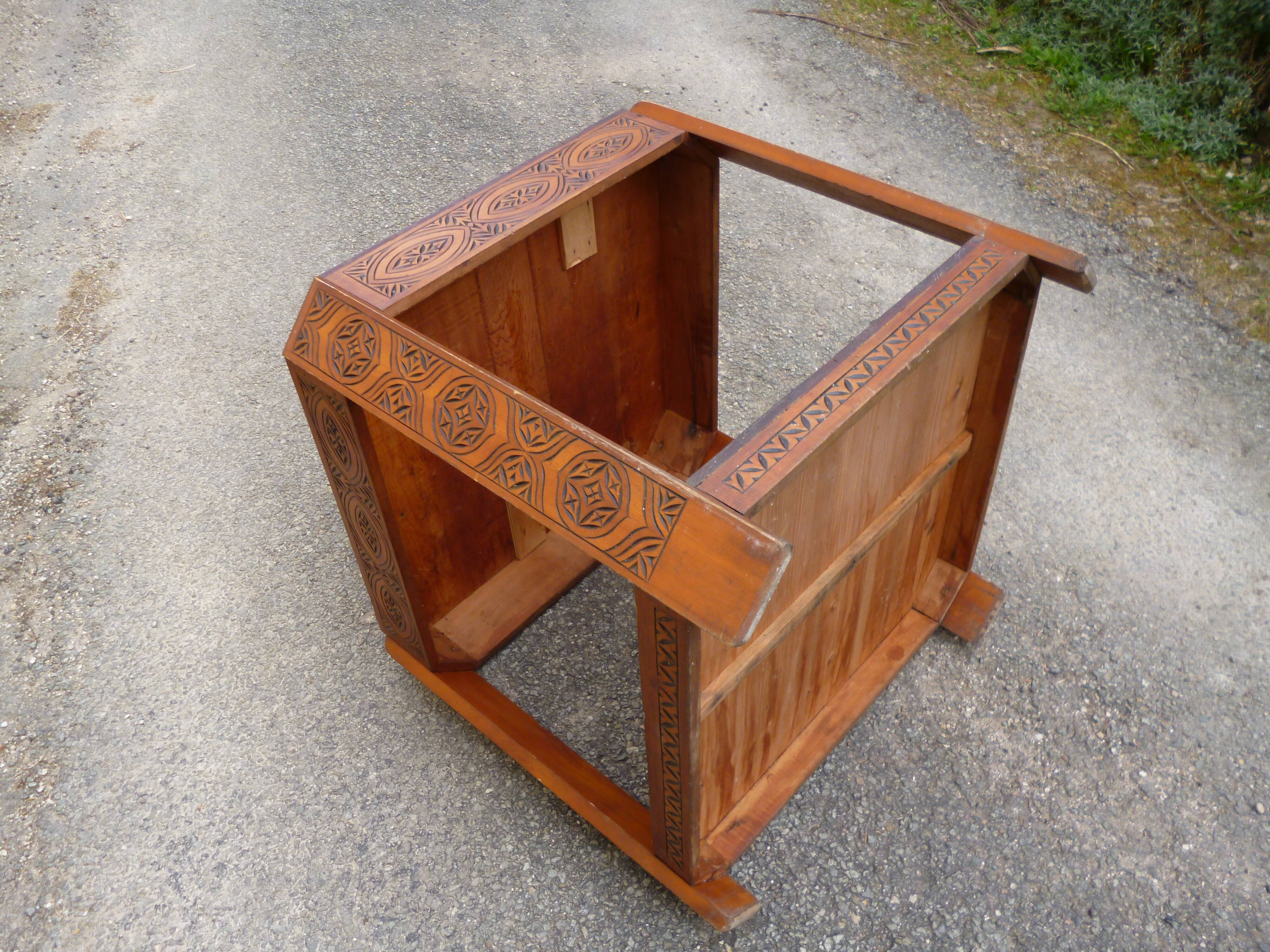 Oriental table year 50