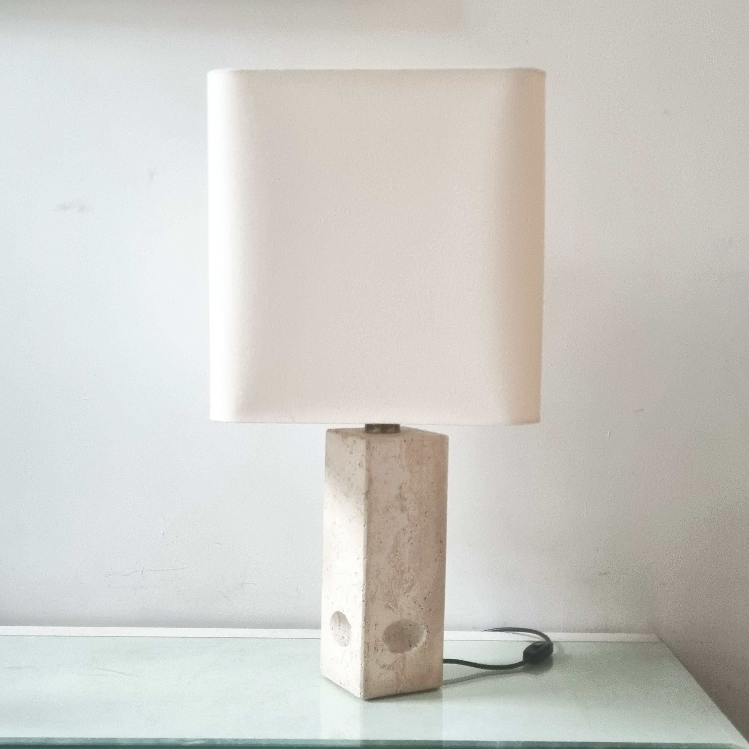 Sculpted travertine table lamp, italy 1970s