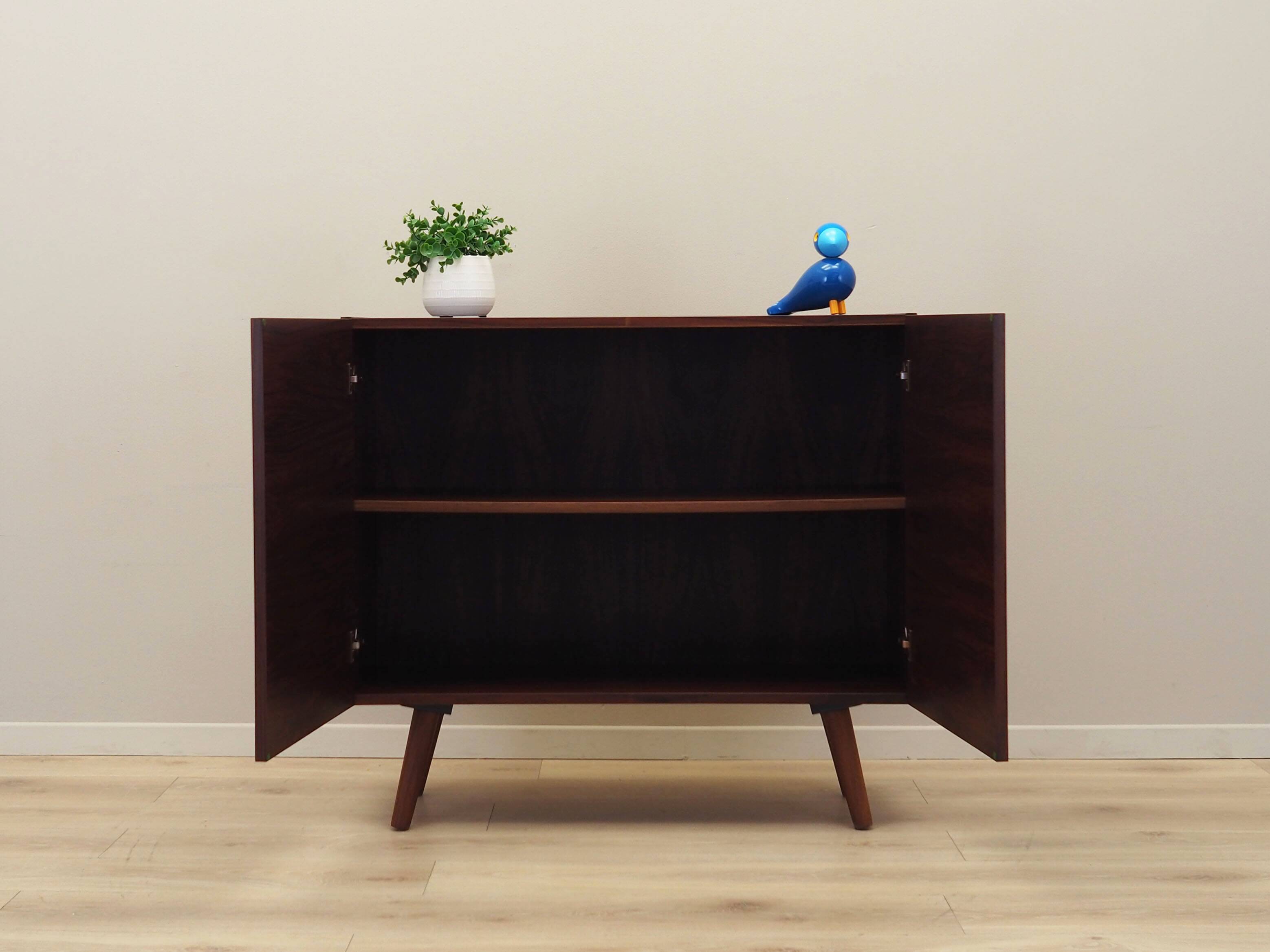 Armoire en palissandre, design danois, années 1970, production : Danemark