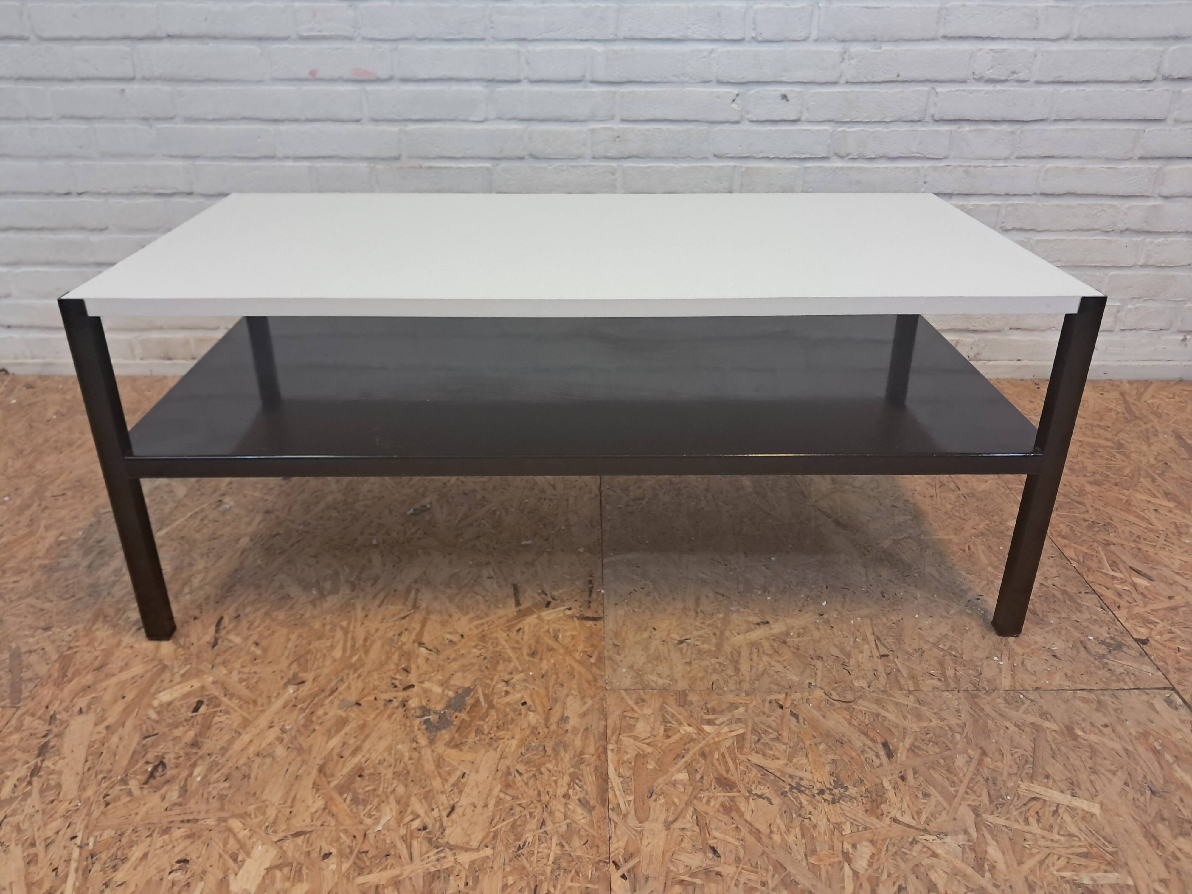 Regal Coffee table, Wim Rietveld