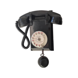 Old wall phone in Bakelite