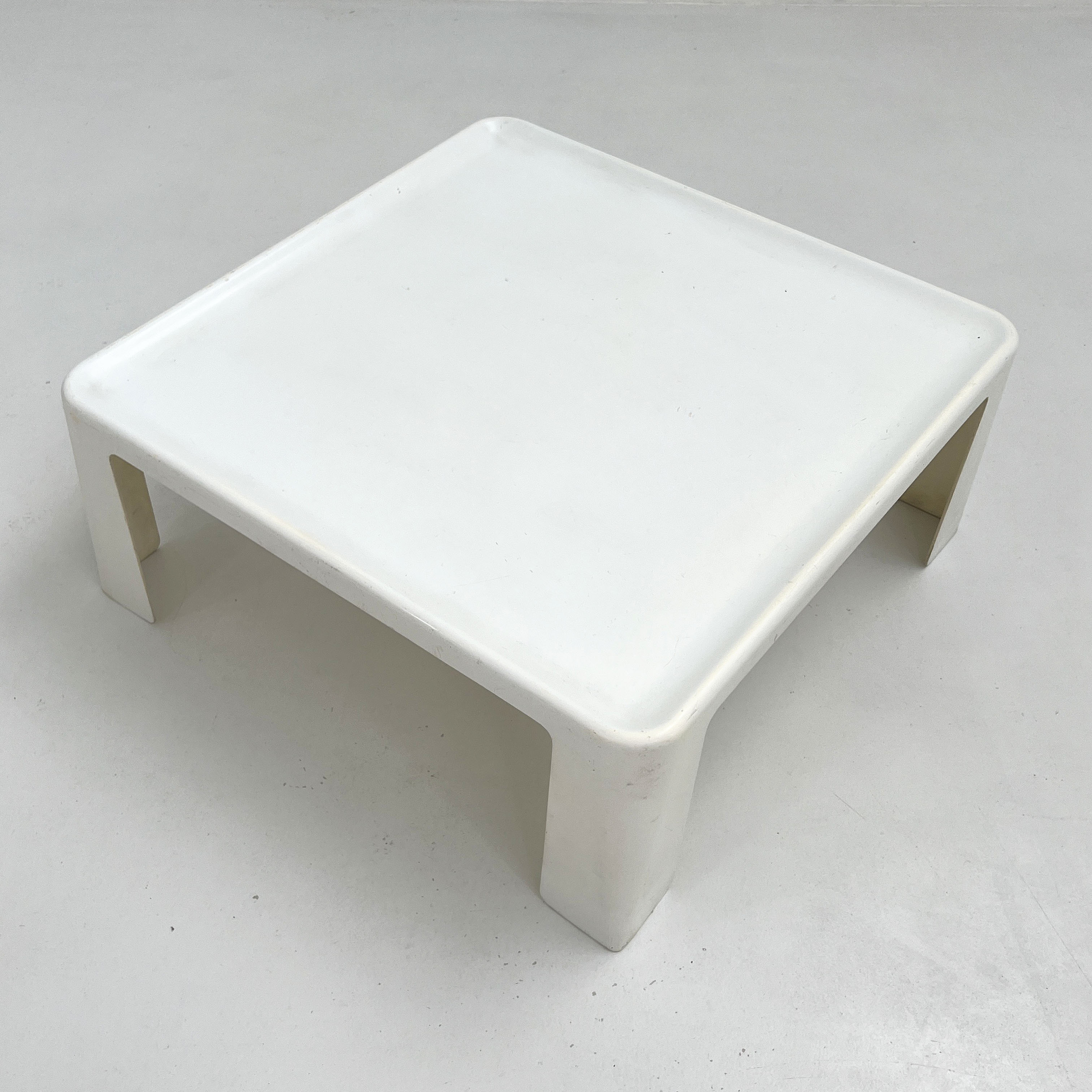 Amanta coffee table by Mario Bellini for C&B Italia, 1960
