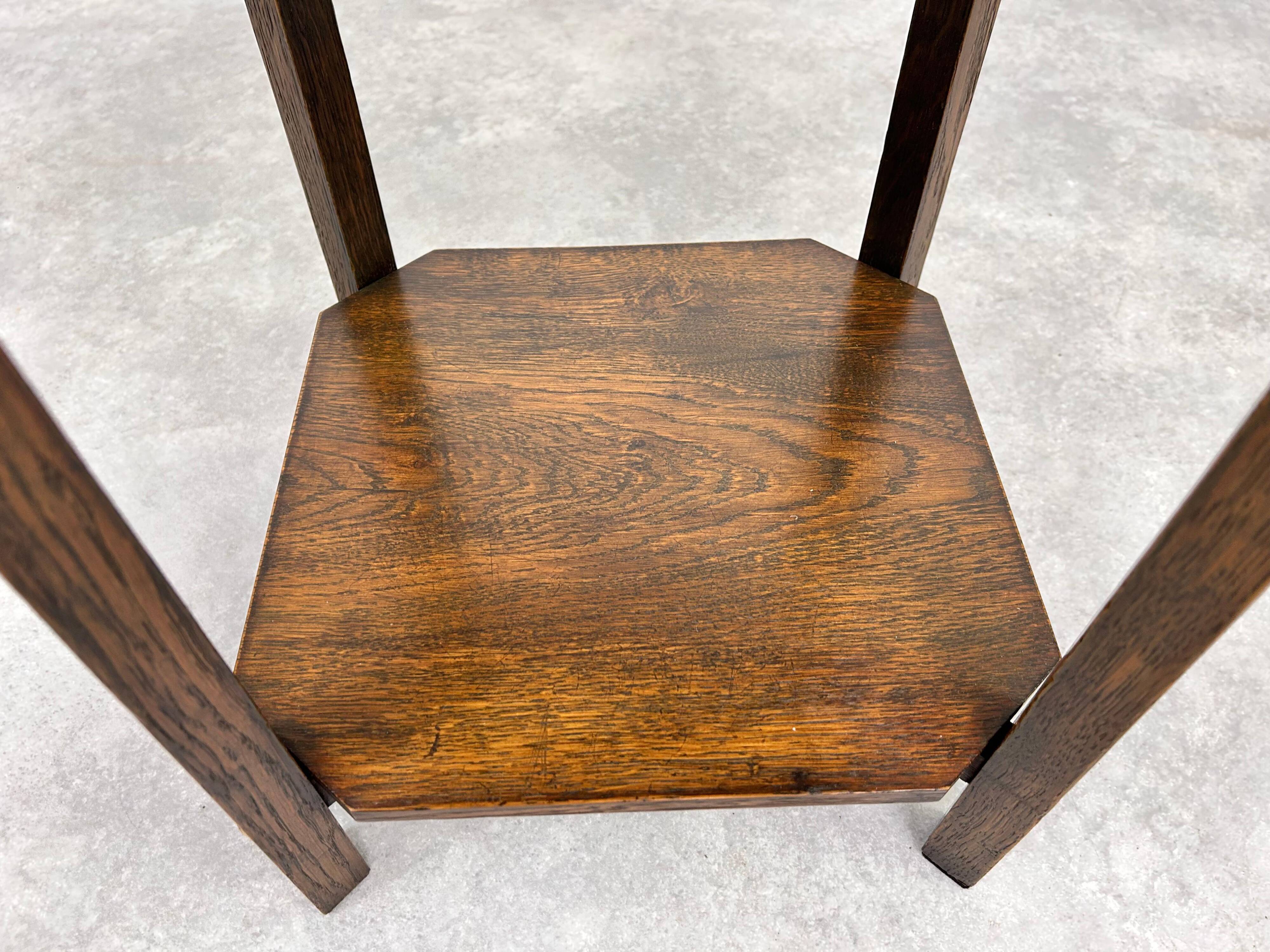 Table d'appoint Jugendstil avec plateau en laiton martelé