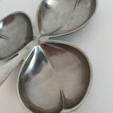 Stainless steel aperitif dish in the shape of a clover