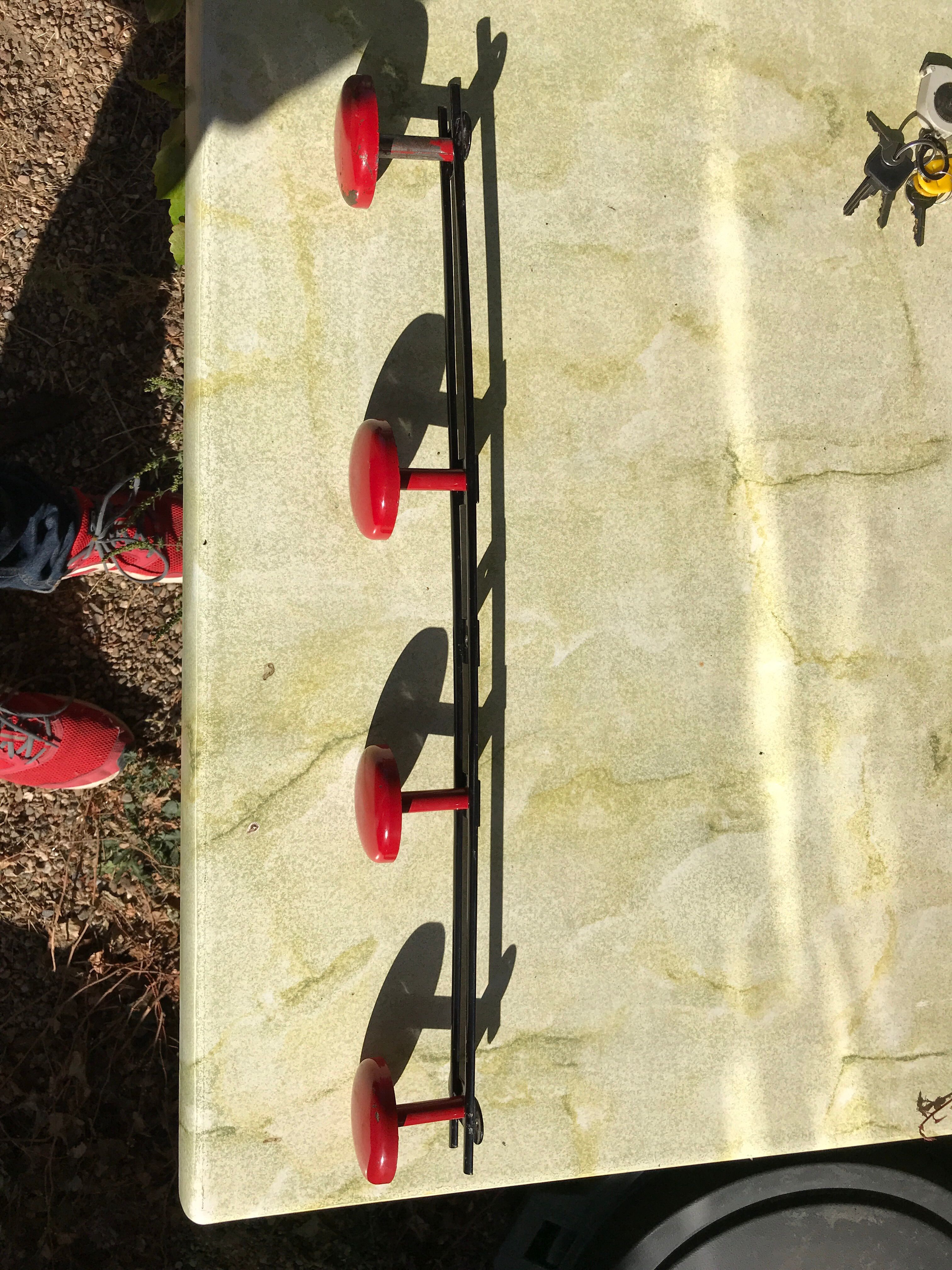 Vintage 4 metal hooks caotrack