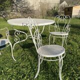 Vintage wrought iron garden furniture – Table + 3 chairs