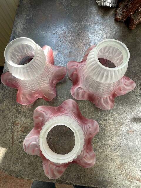 Lot de 3 tulipes en verre dépoli anciennes