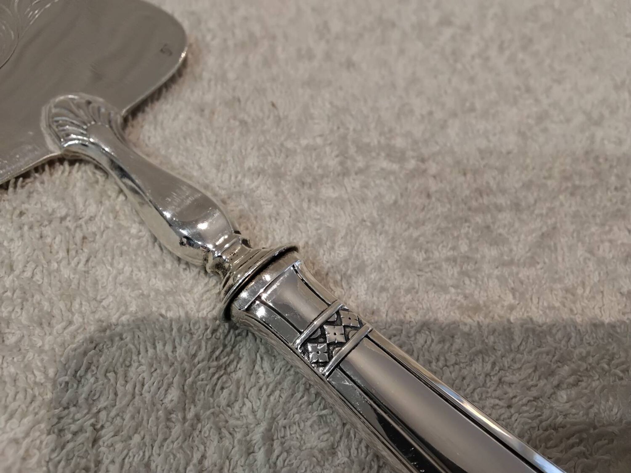 Silver metal pie server Liberty Grand Prix Monaco