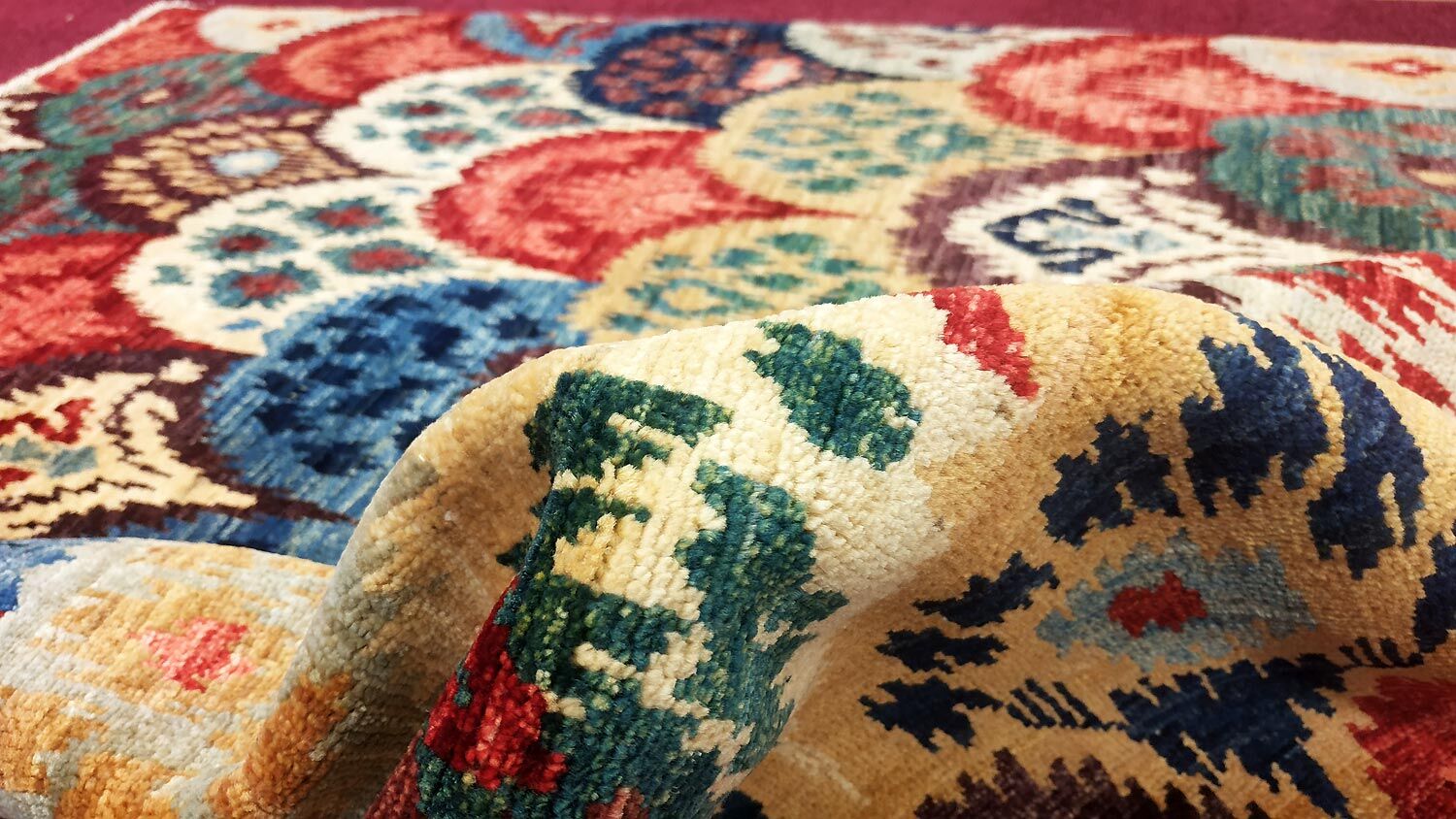 Carpet "peacock" living room