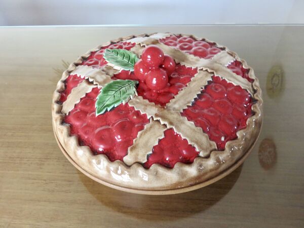 Grand plat en grès, aspect barbotine, Sarreguemines, France.