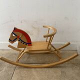 Cheval en bois
