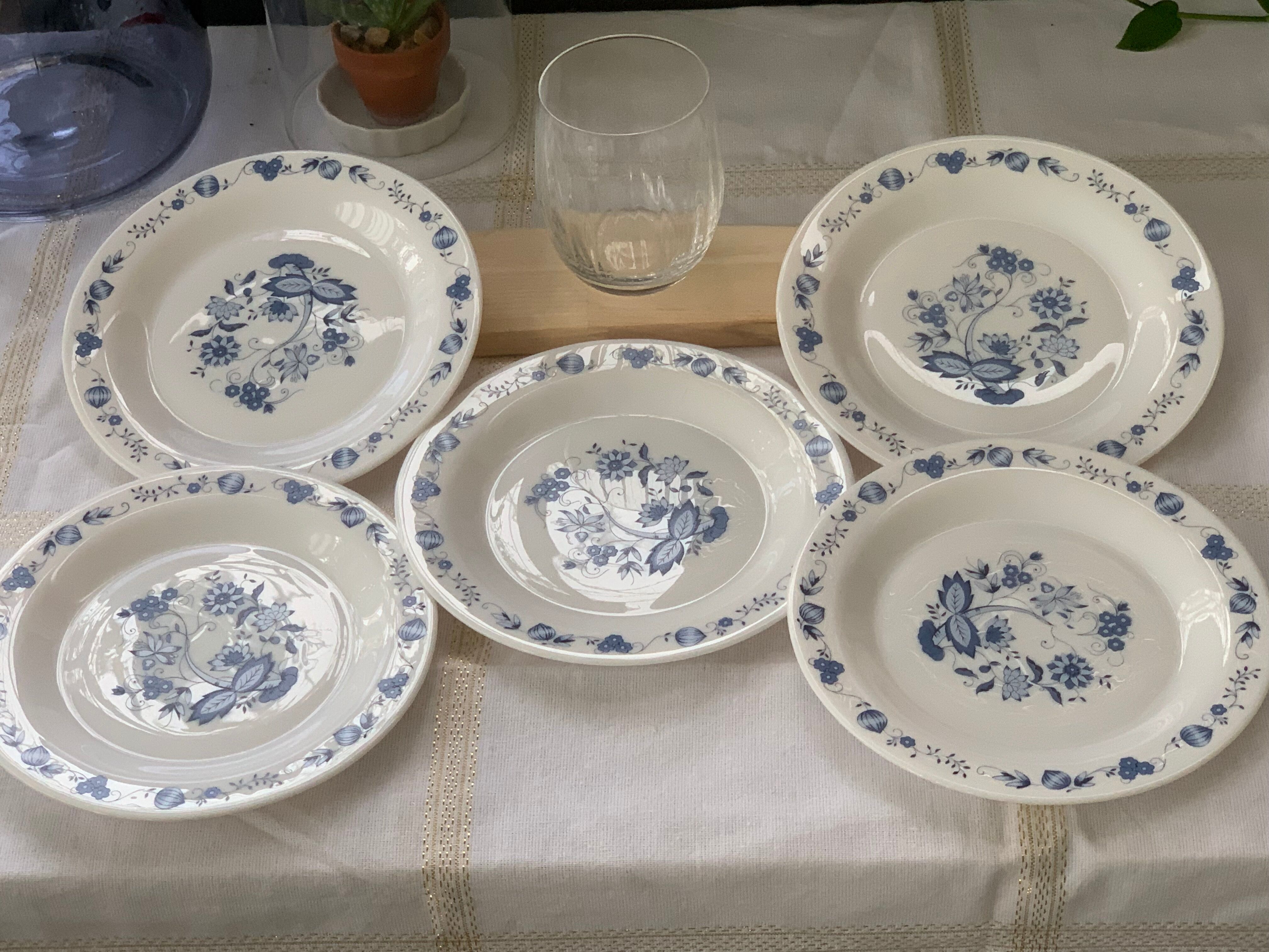 3 bowls and 5 blue plates