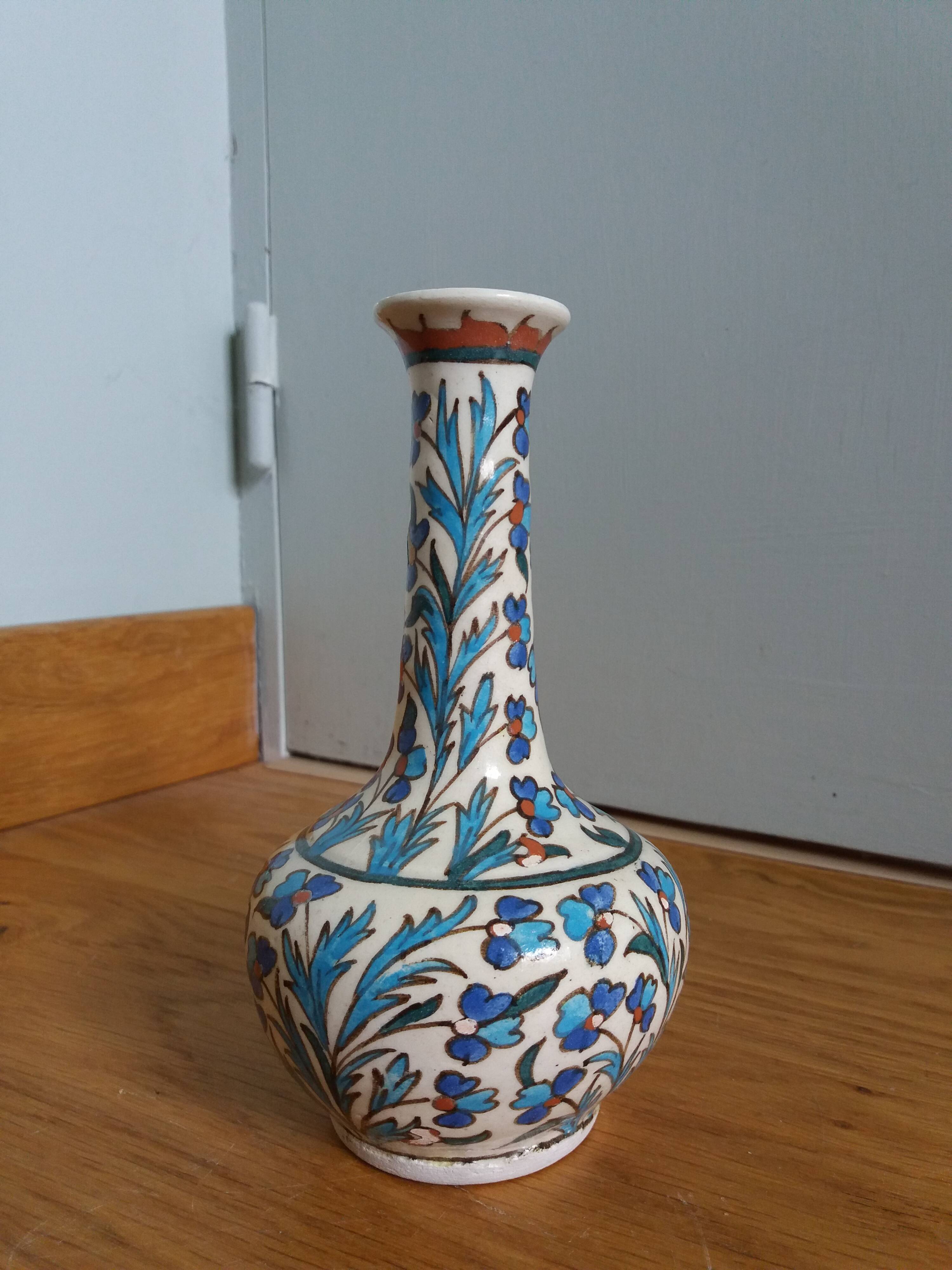 Vase soliflore décor peint Iznik Turquie