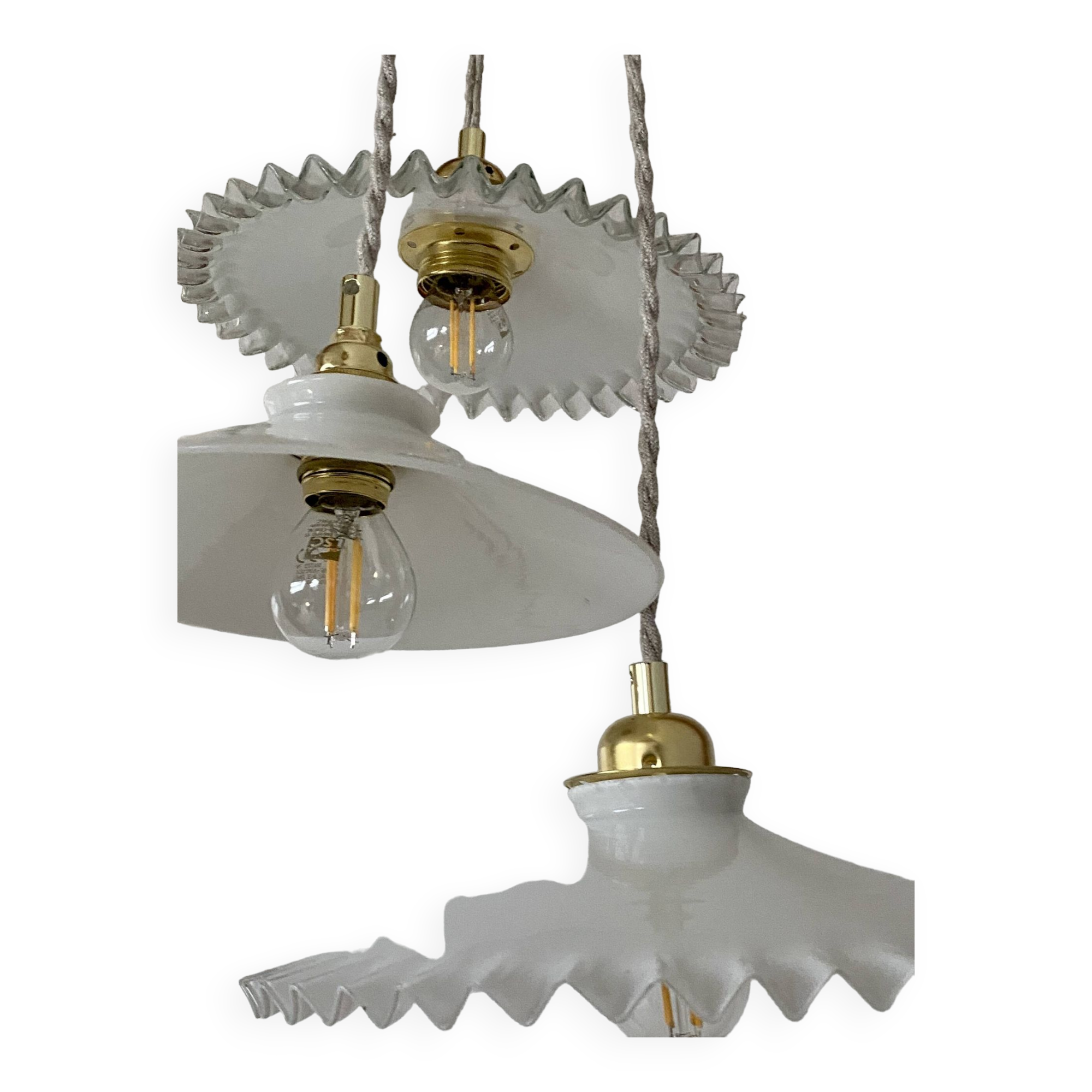 Suspension triple abat-jour vintage en opaline blanche