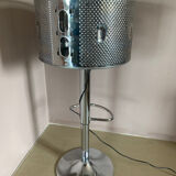 Mange debout lampe