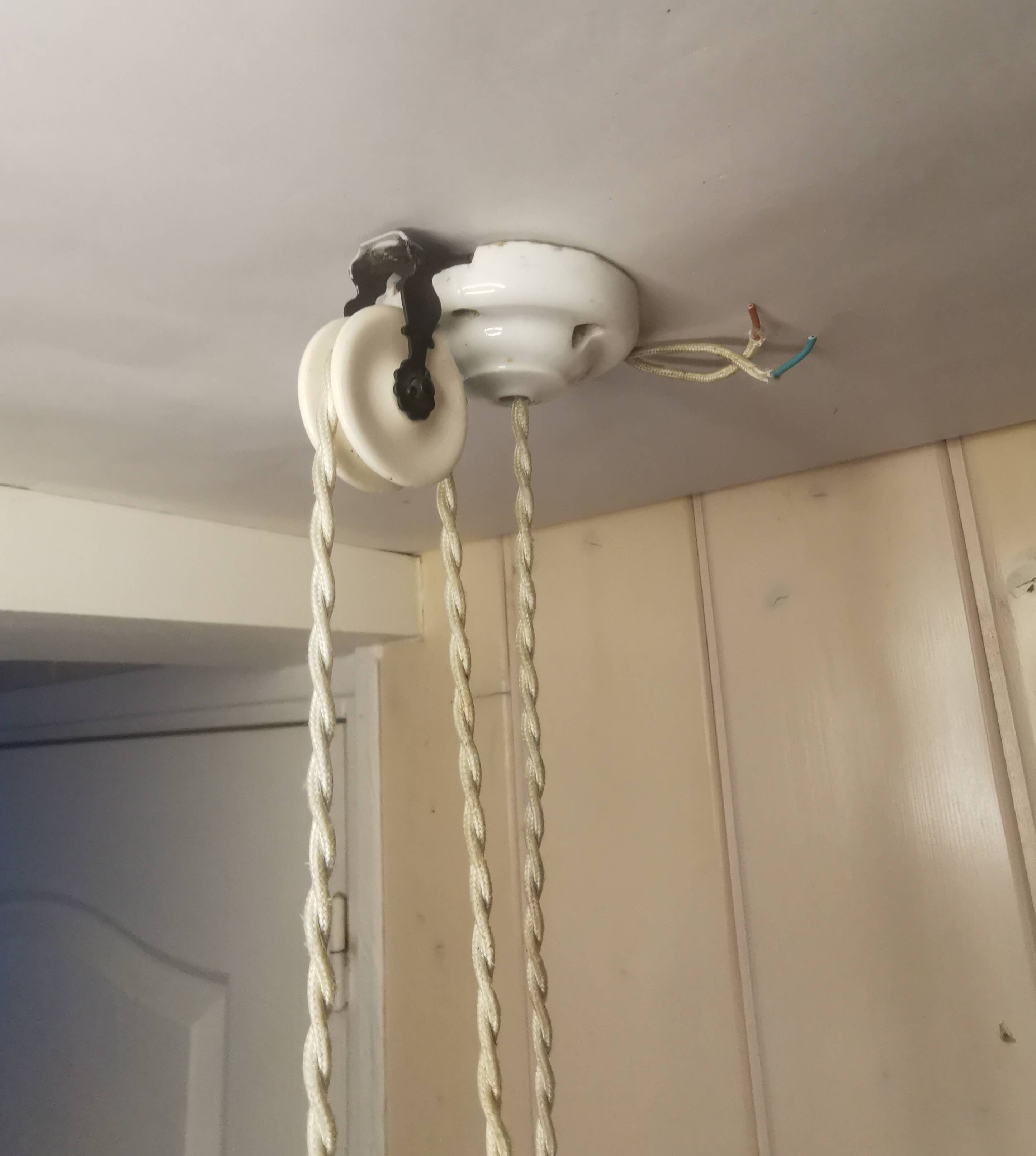 Suspension Up and down Opaline and porcelain