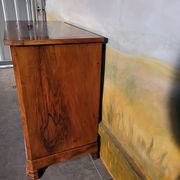 Petite commode Louis Philippe en noyer