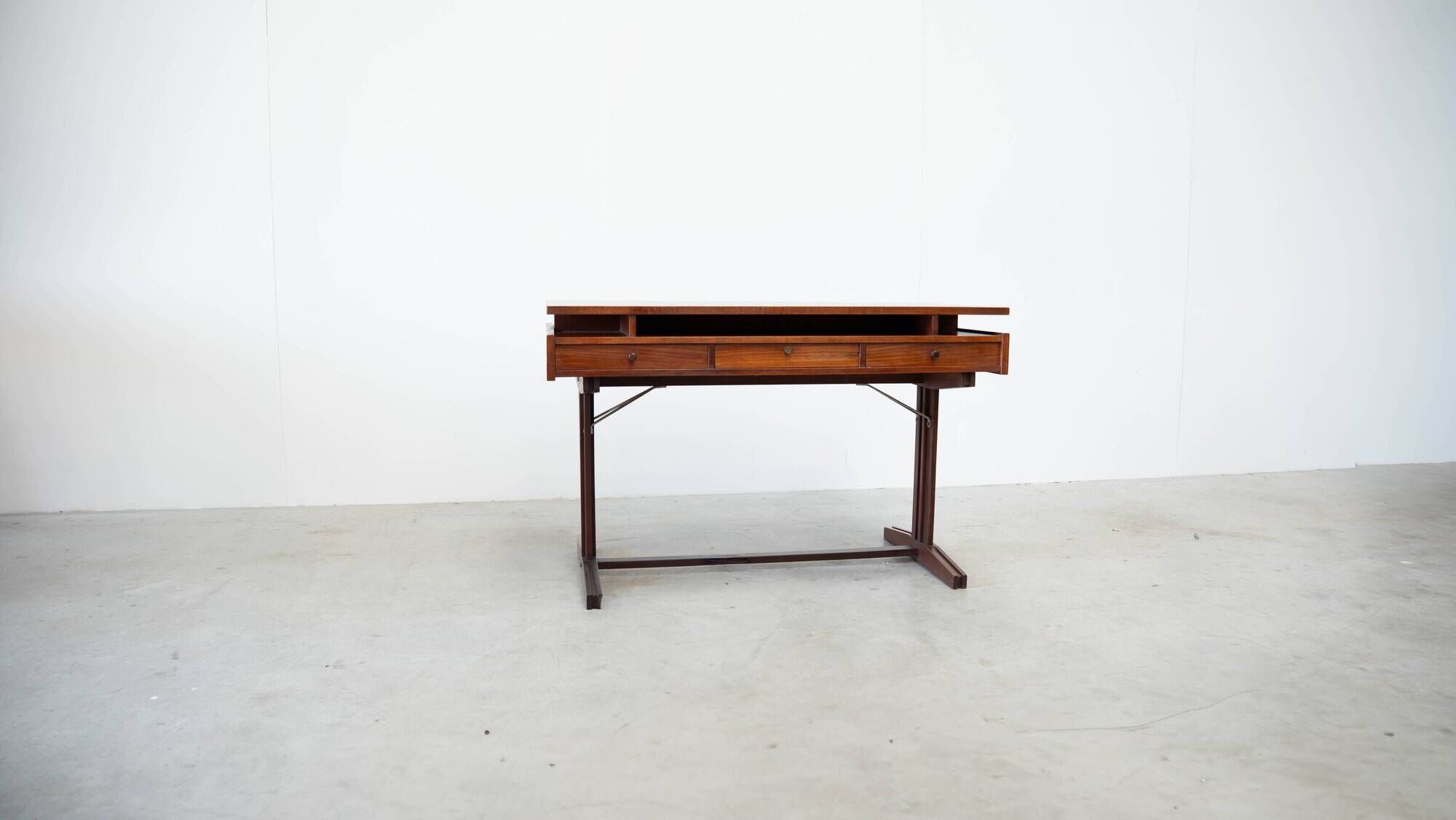 Sculptural free standing Italian desk