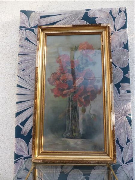 Pastel bouquet of poppy flowers