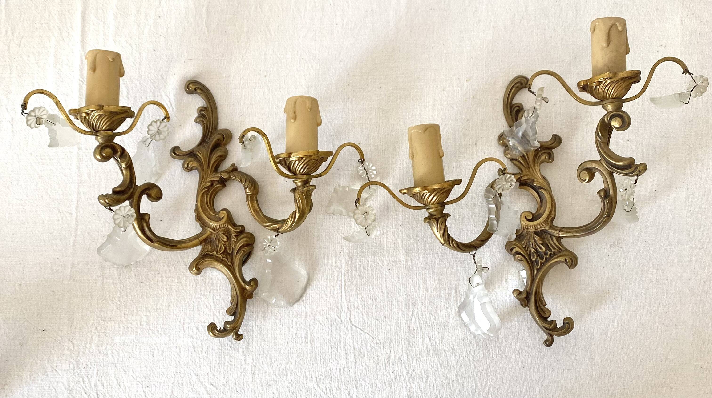 Paire d'appliques en laiton avec pampilles style rocaille