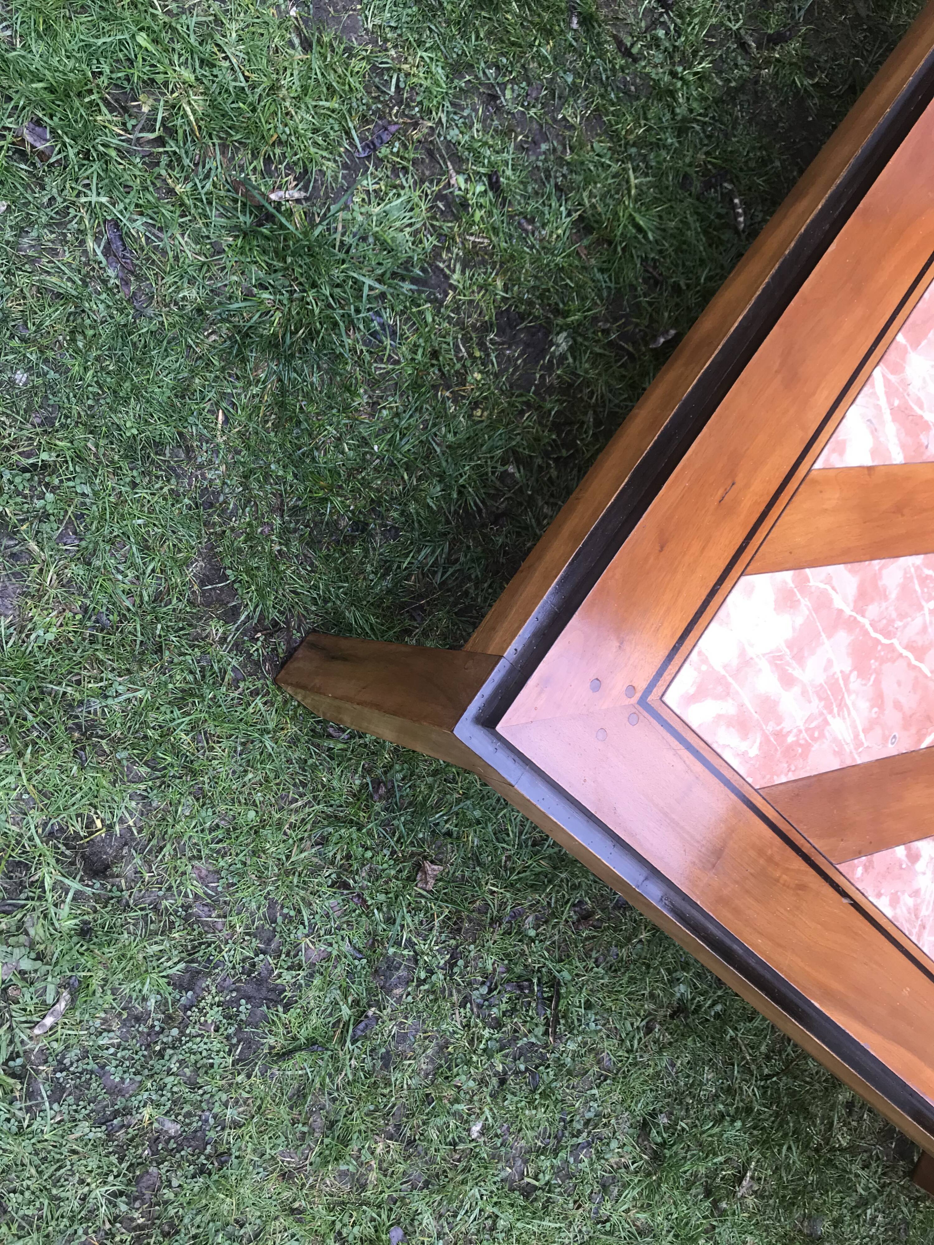 Table basse en noyer et marbre italien