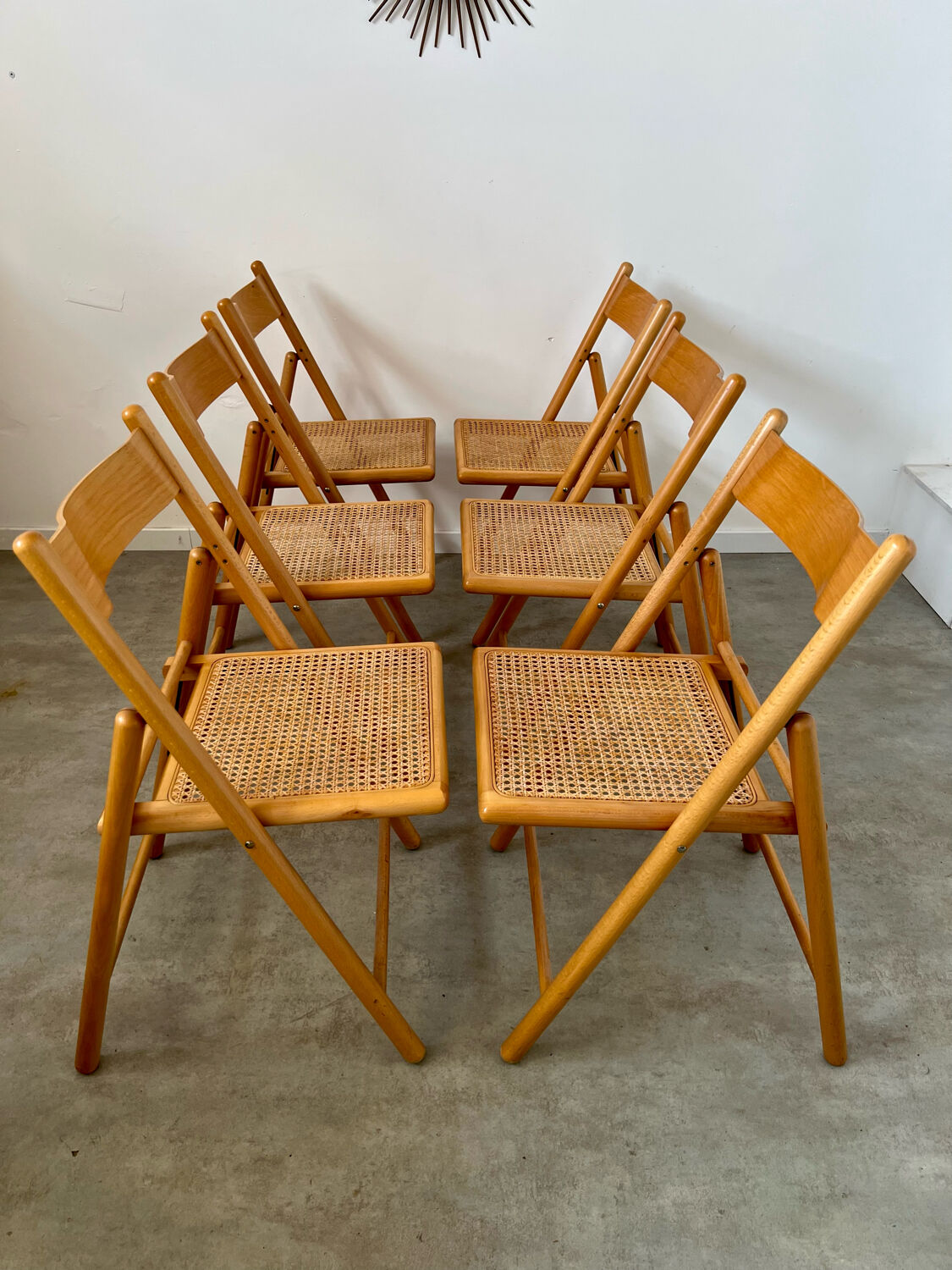 Lot 6 folding wooden chairs and vintage rattan canning year 60