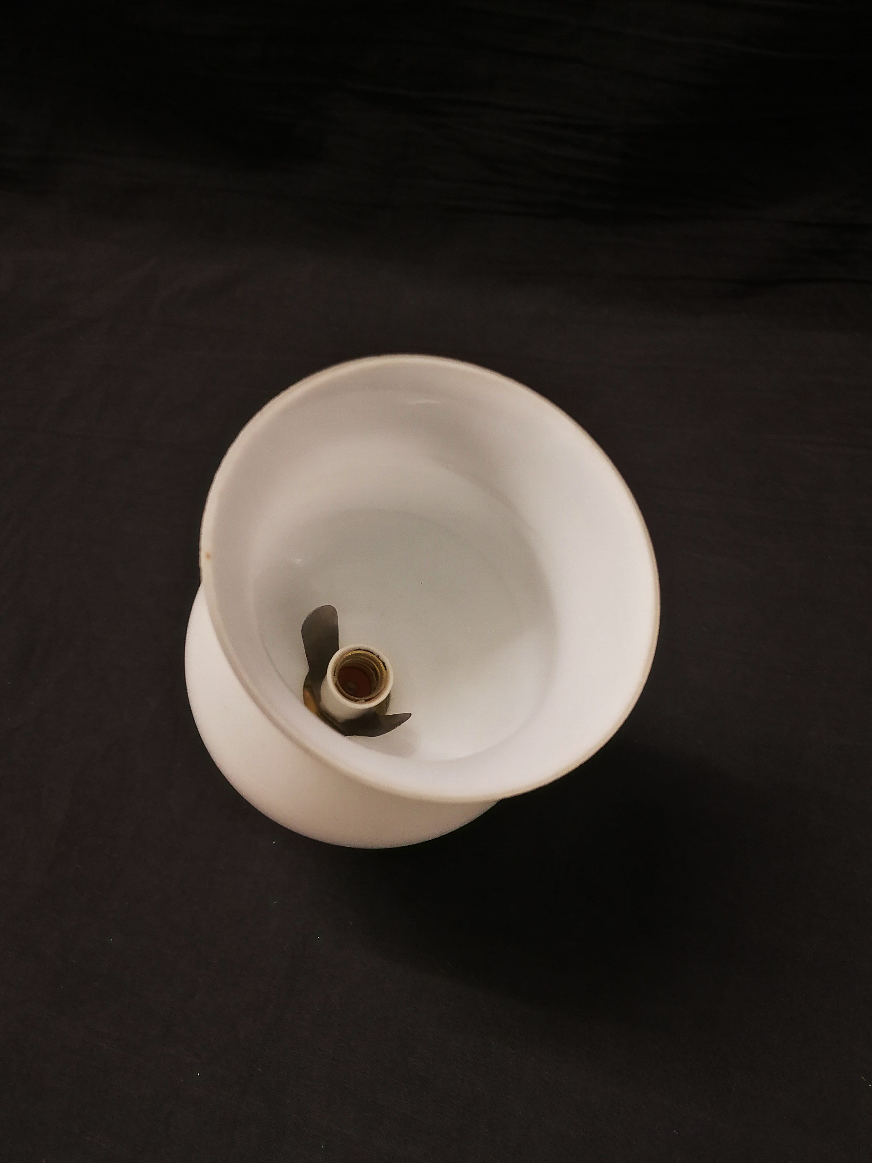 Vintage wall lamp - porcelain and tulip in white opaline - 40s