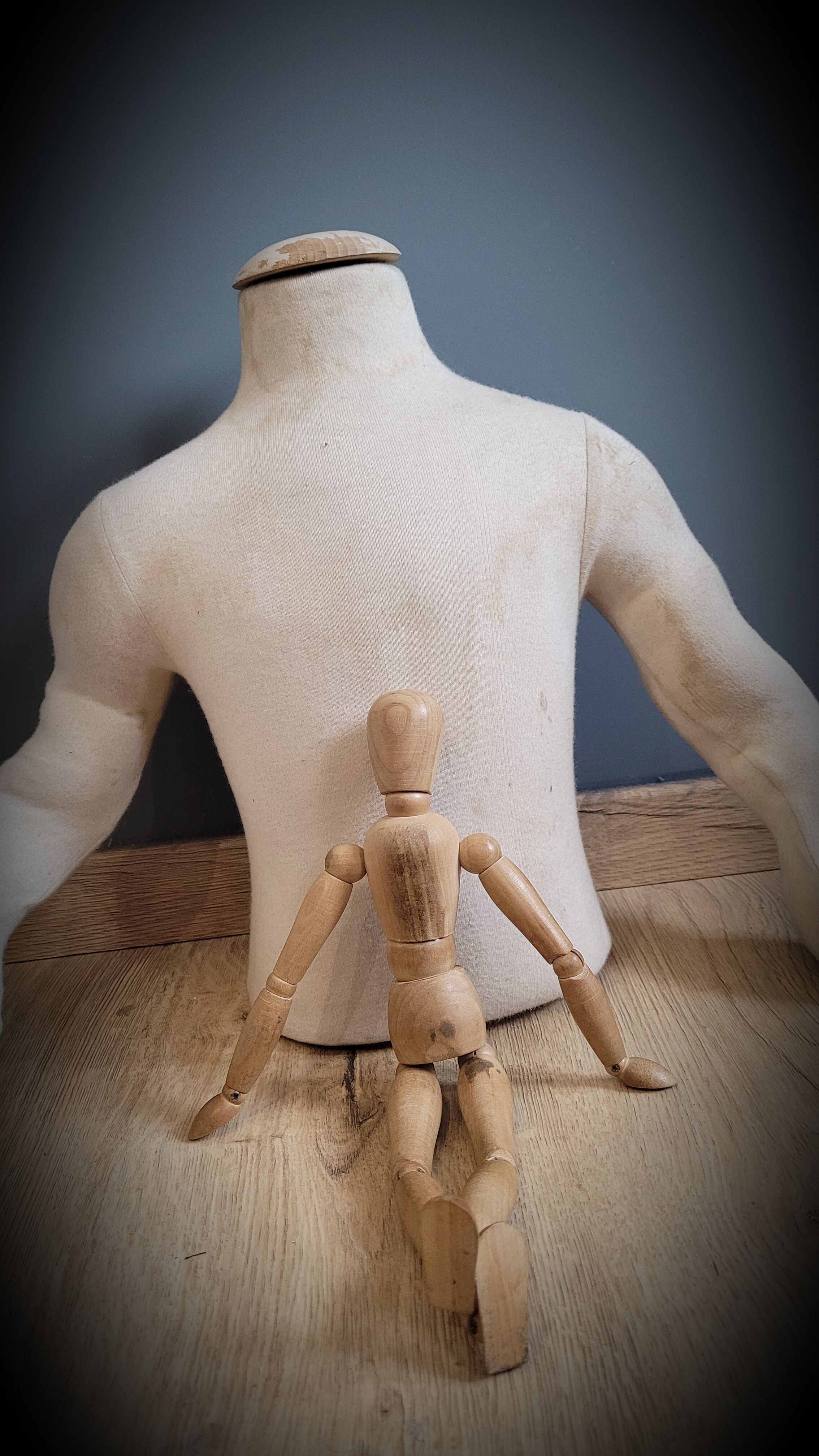 Mannequin wood fabric