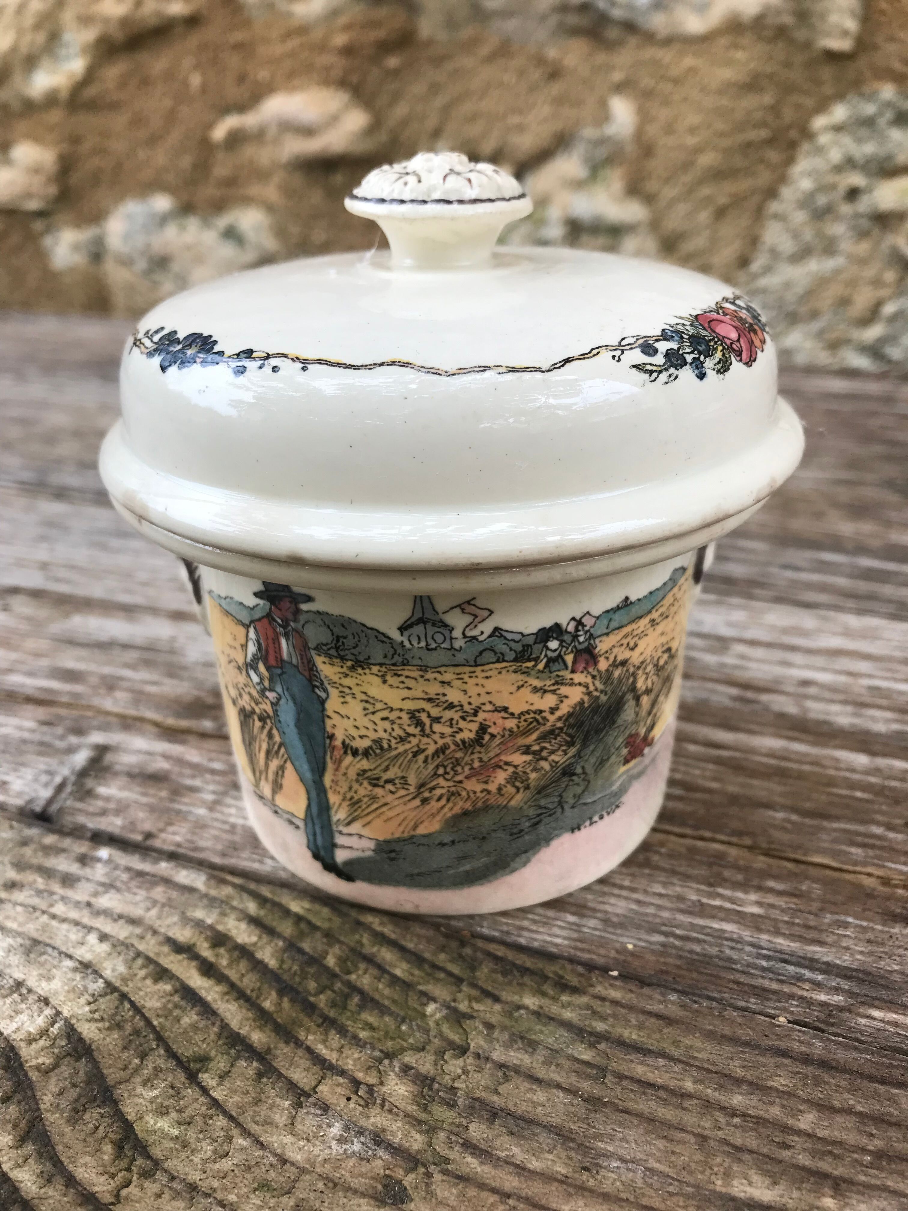 Pot, terrine en faience d'Obernai, Sarreguemines