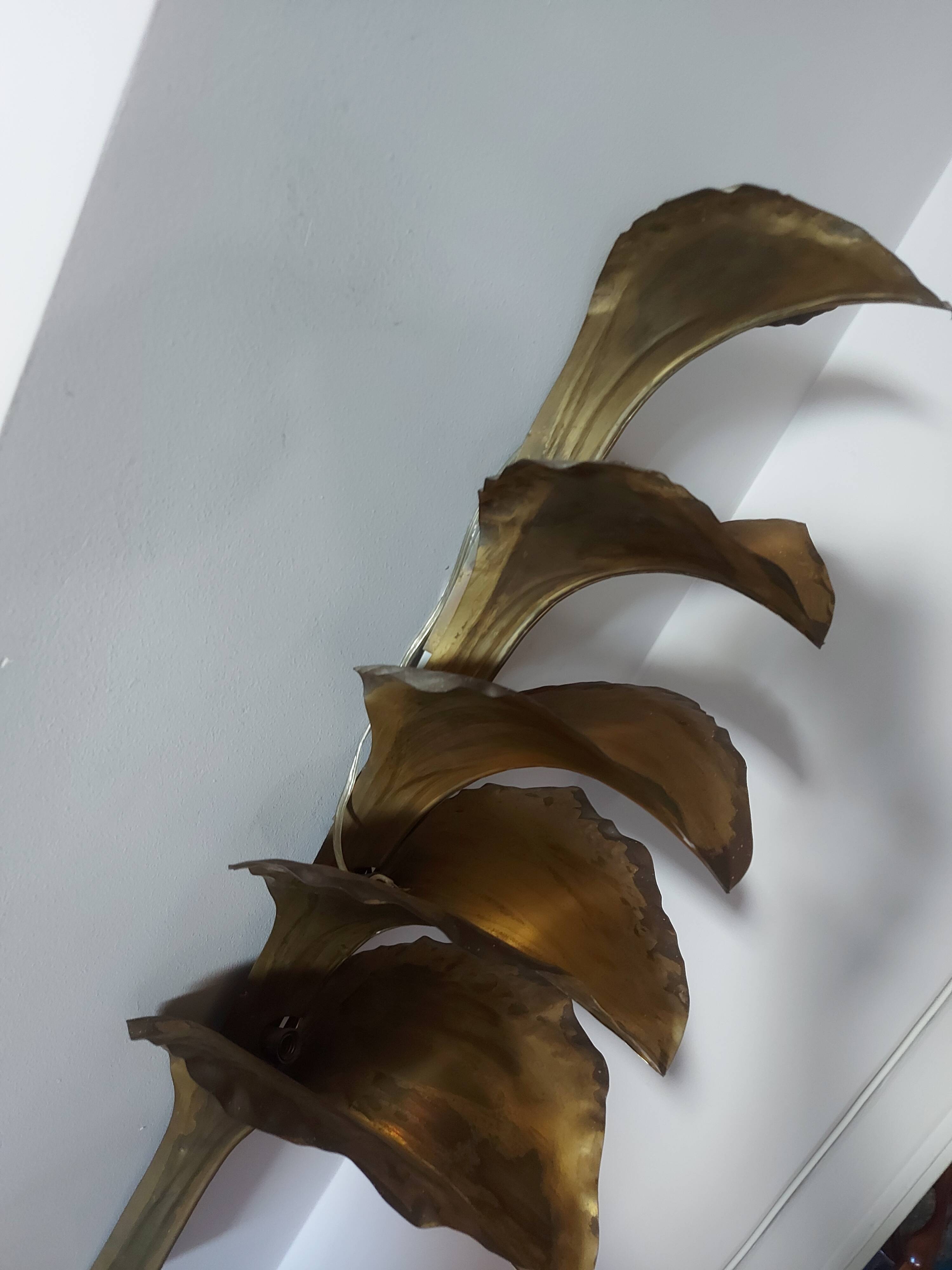 Wall lamp design in gilded metal, leaf décor