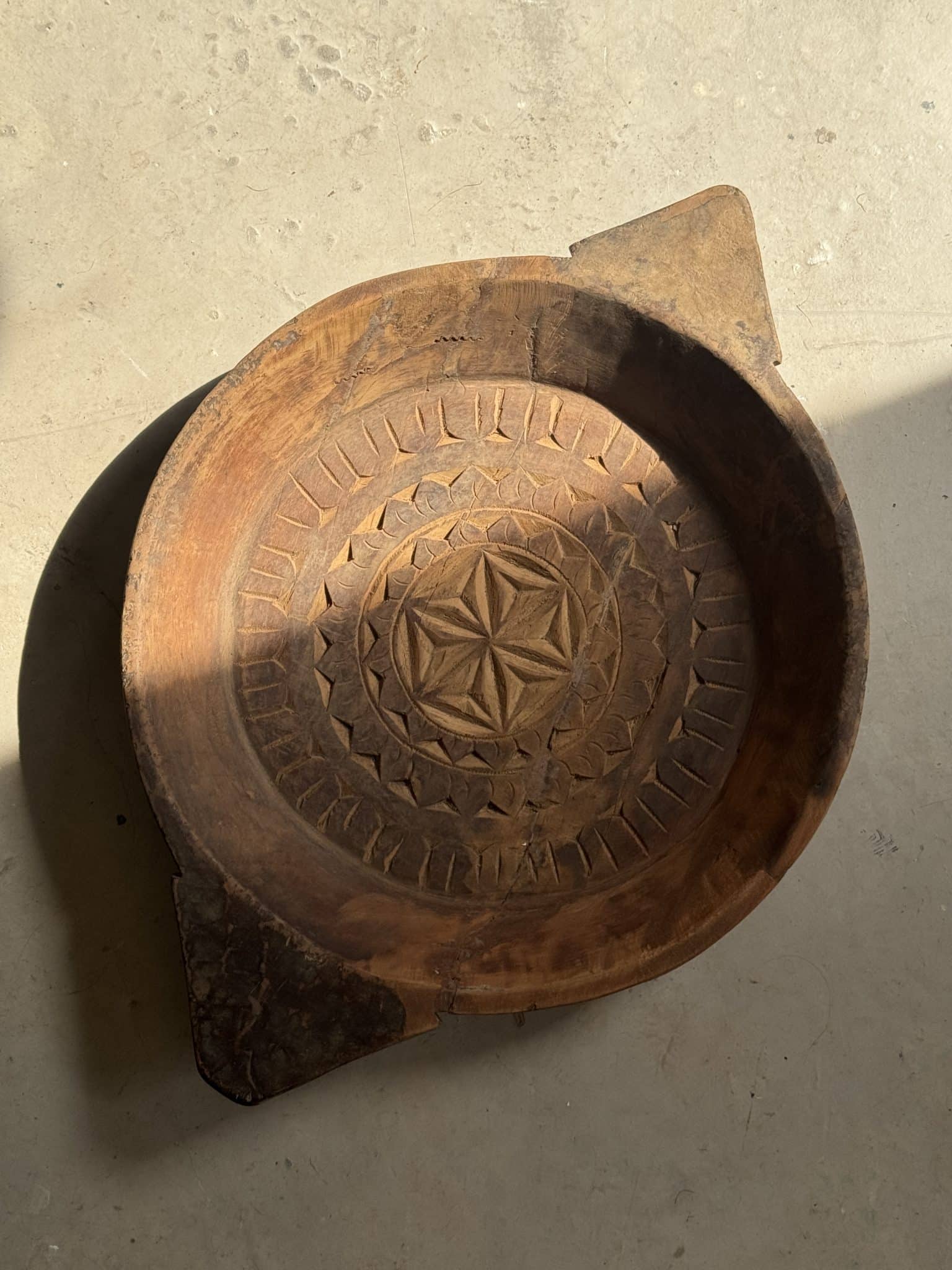 Ancient Indian carved plateau "Star"
