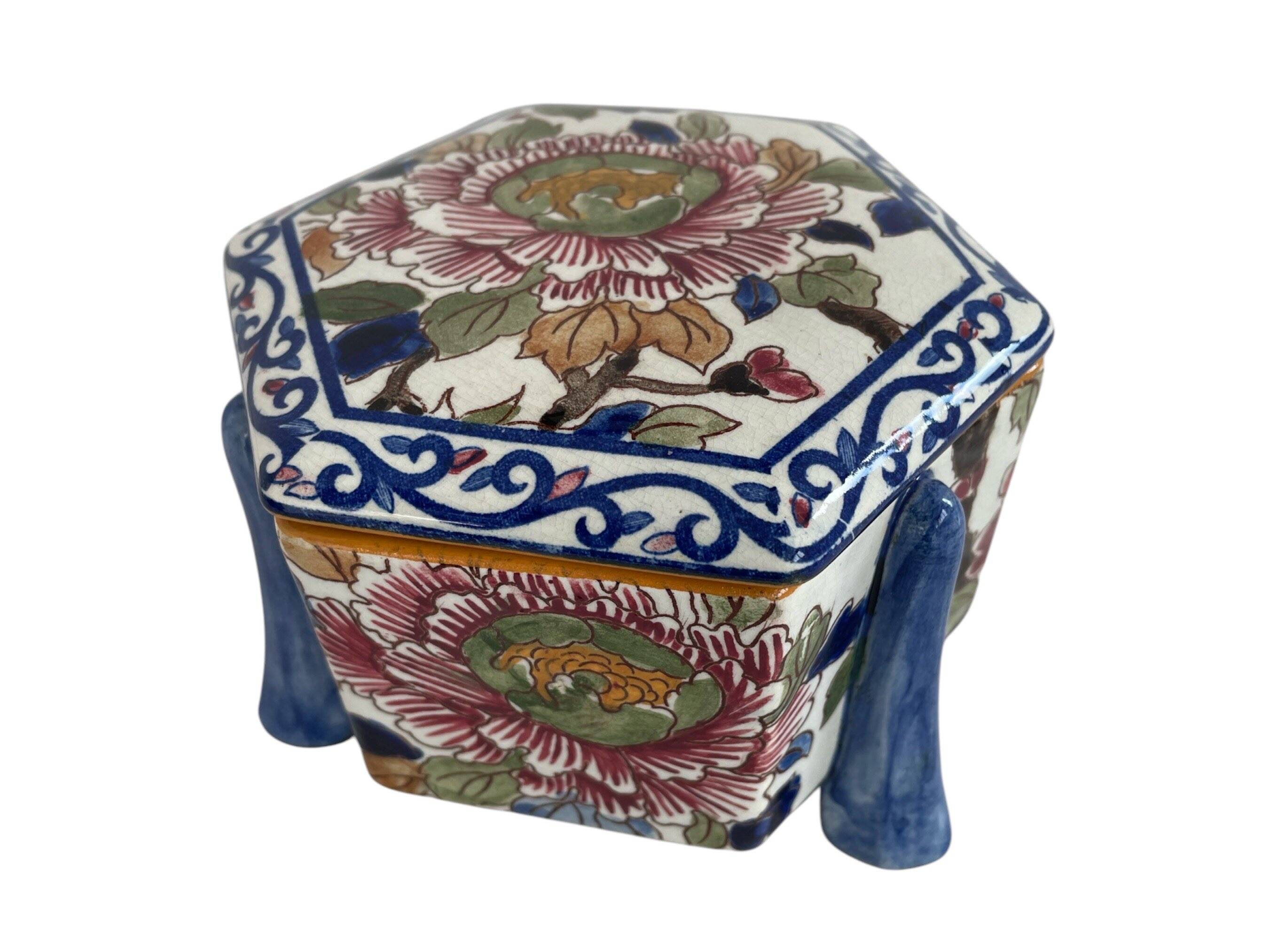 Large candy box, Gien, early 20th century, peony decoration, floral decoration