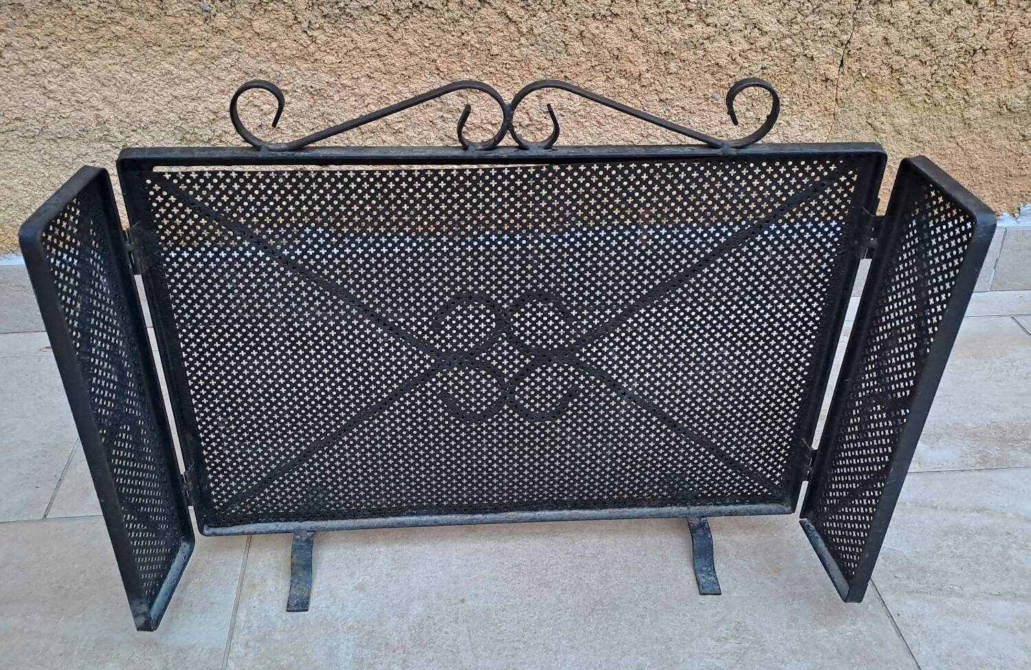 3-leaf iron fireplace screen
