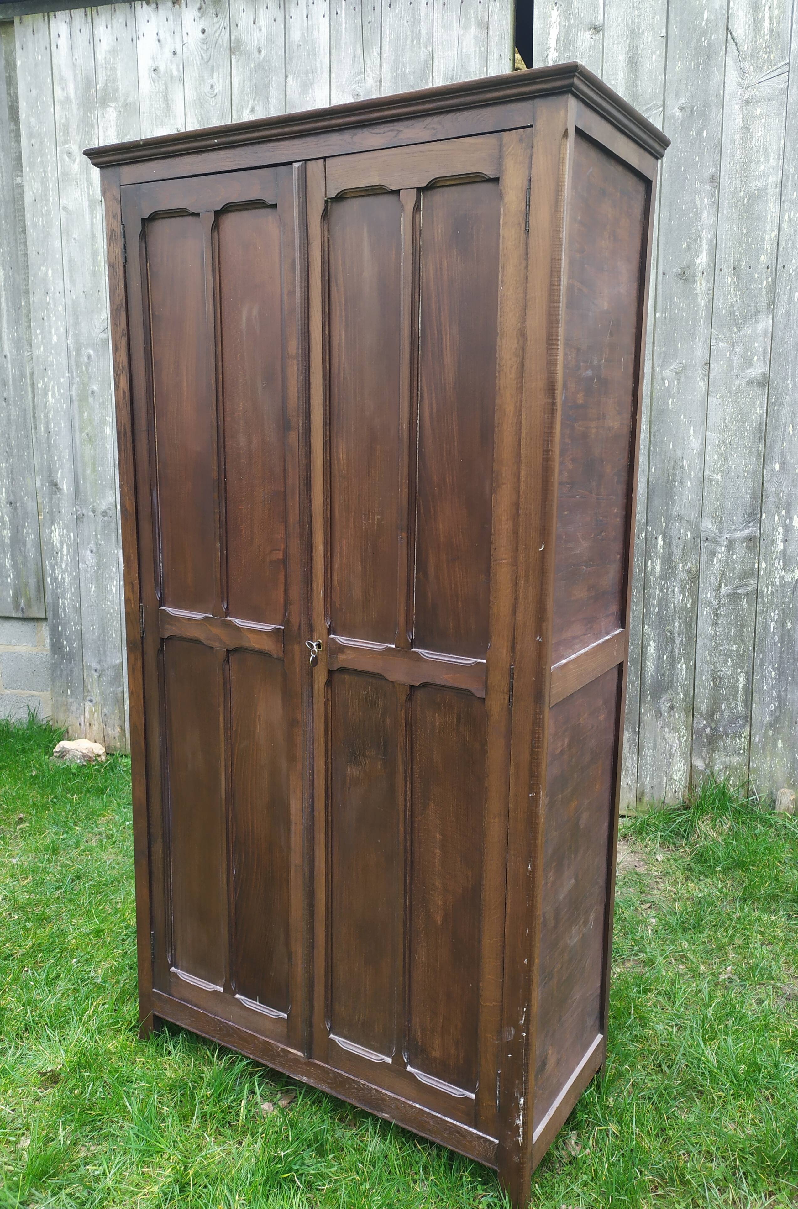 Armoire parisienne
