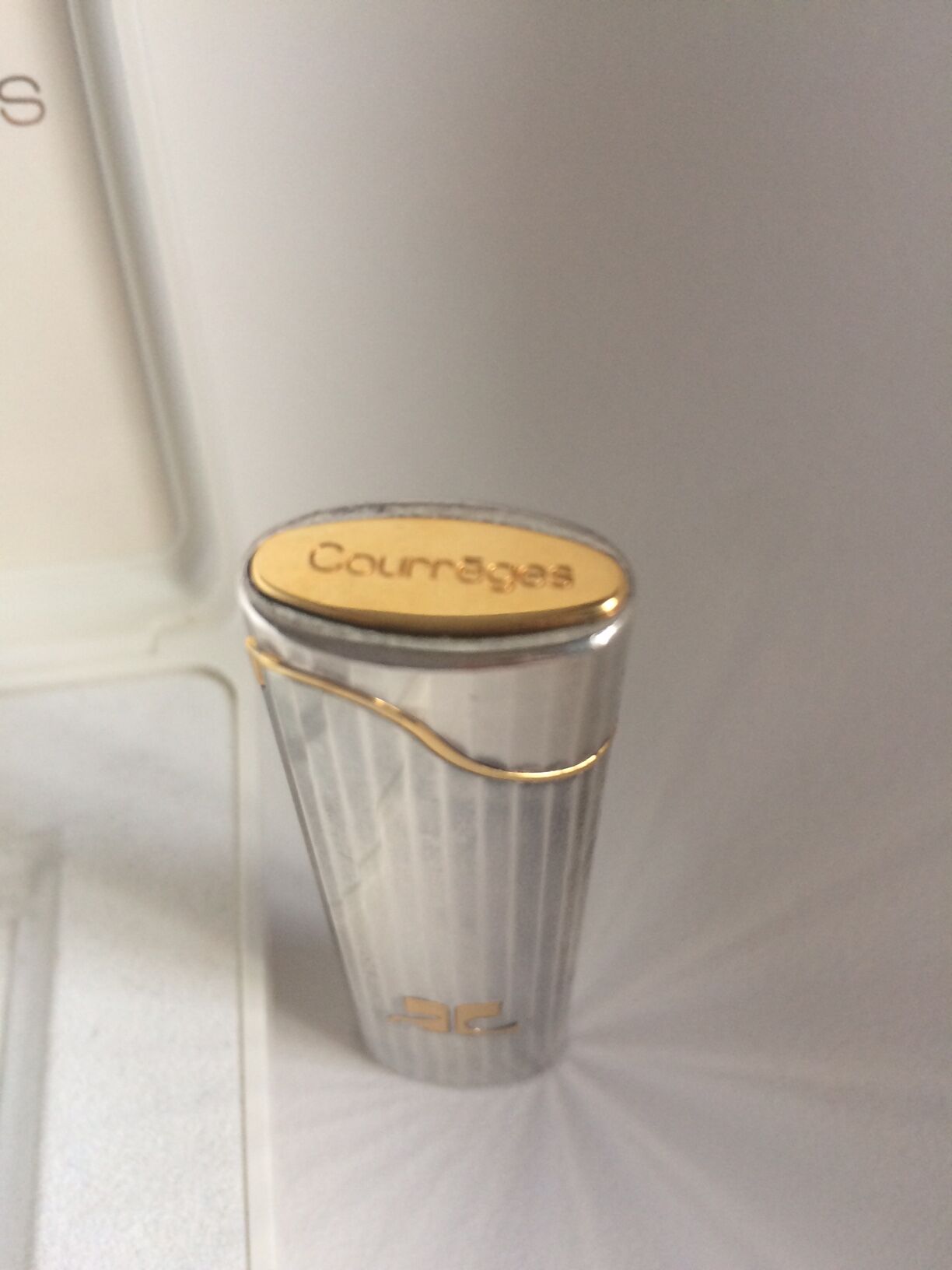 Courrèges lighter with box