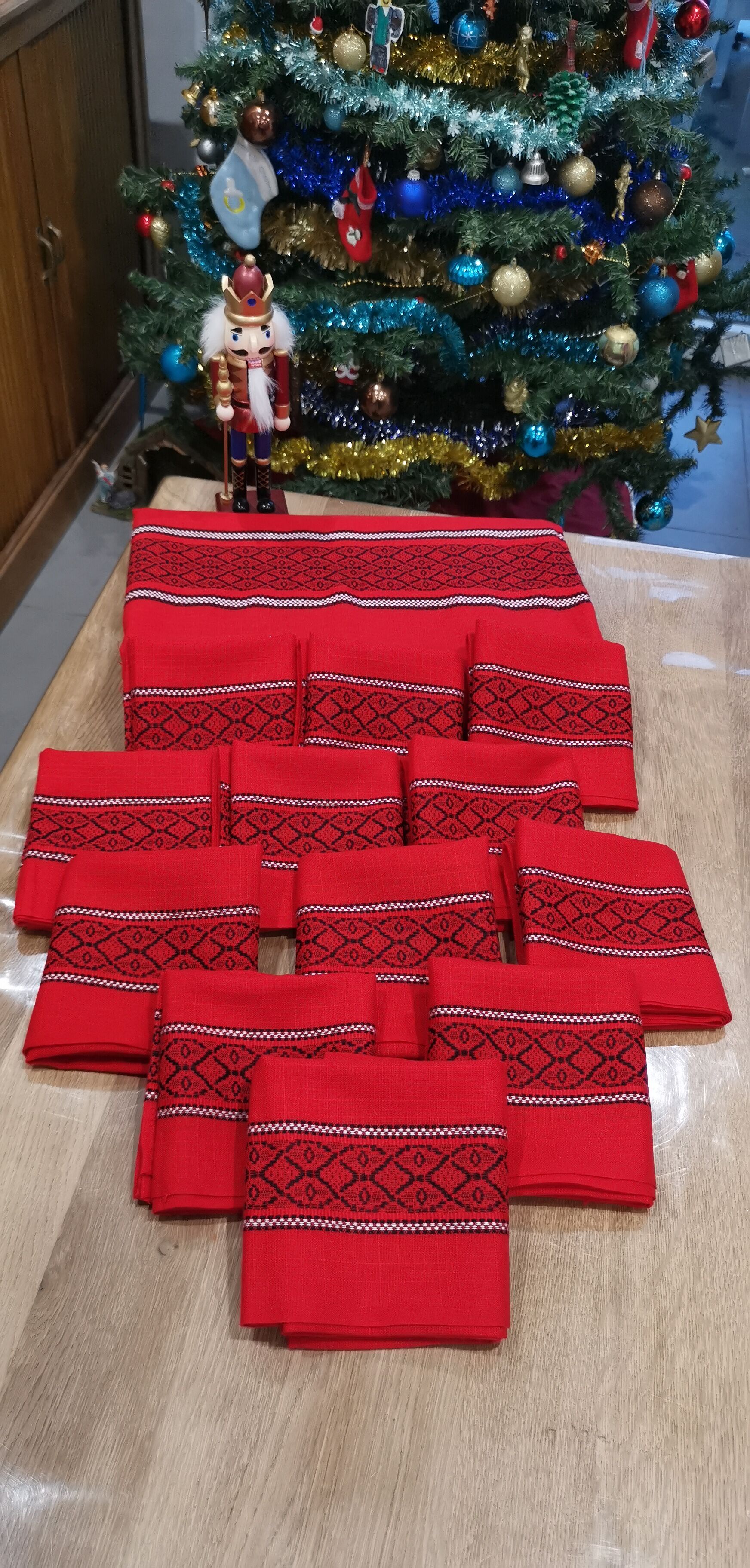 Old rectangular Basque red tablecloth and 12 matching Dralon towels