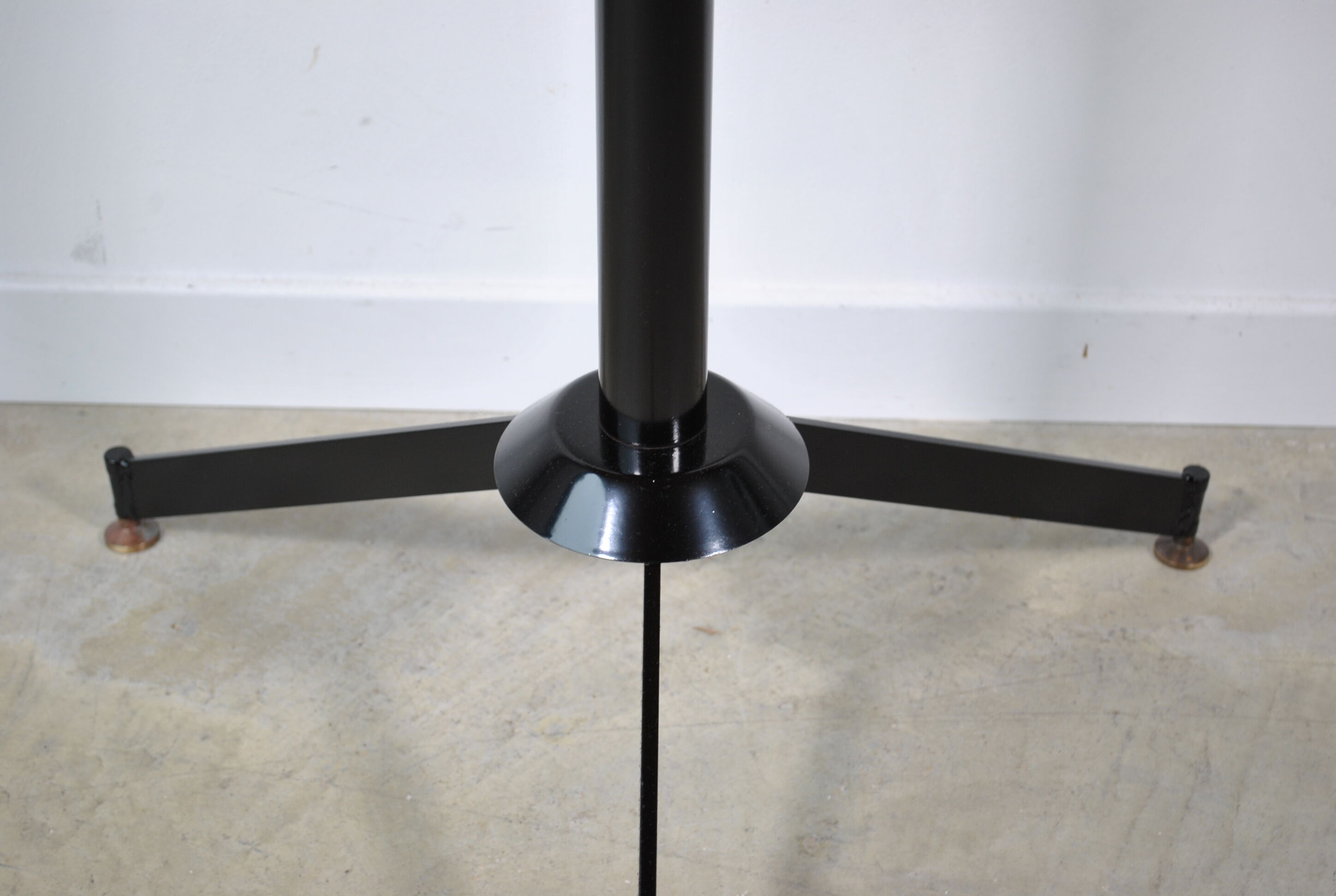 Table d’appoint 1970